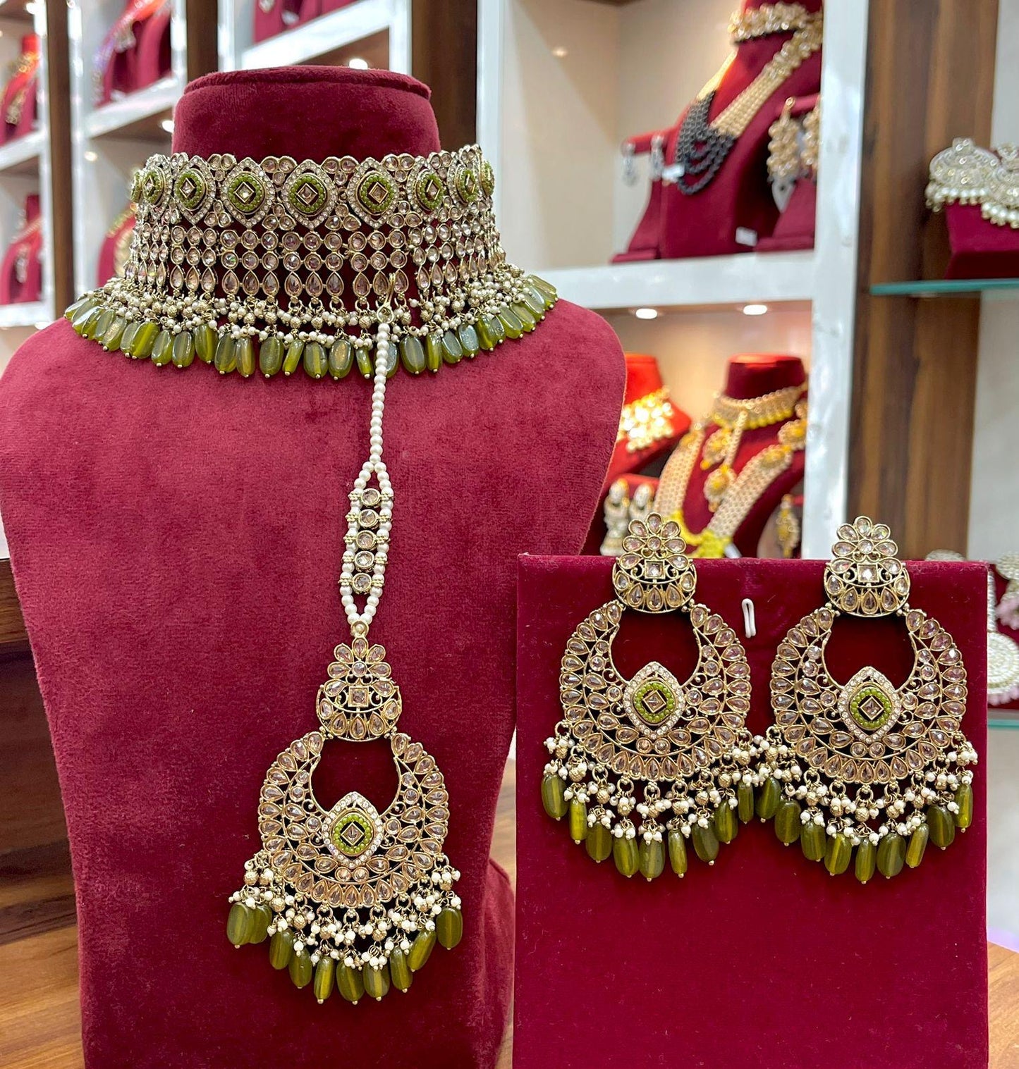 Saira - Heavy choker with Earrings & Tikka
