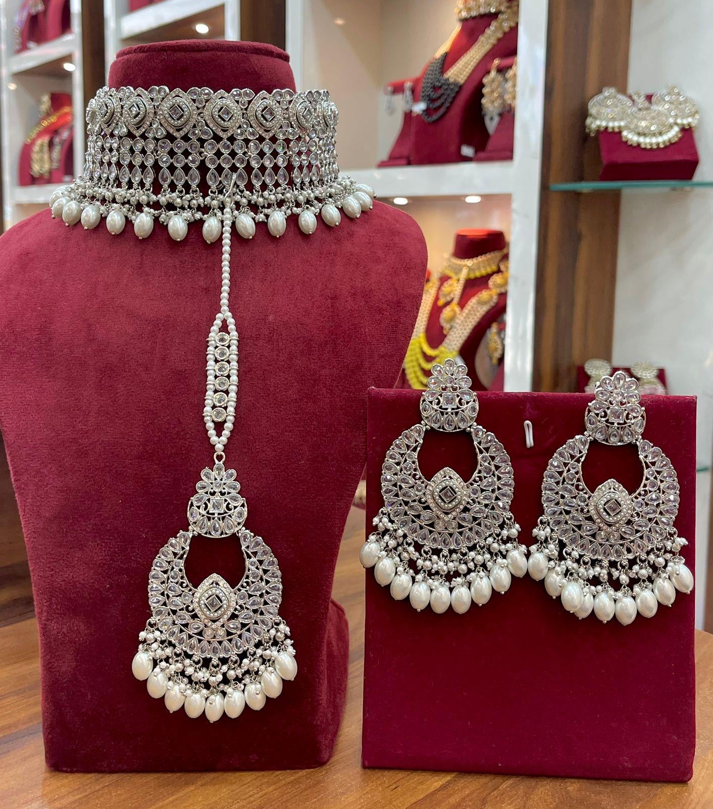 Saira - Heavy choker with Earrings & Tikka