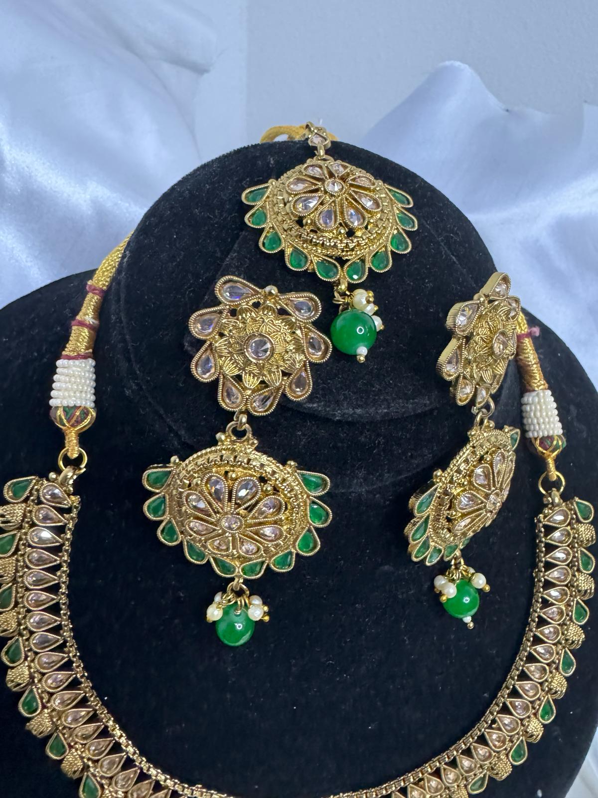 Naina - Necklace set