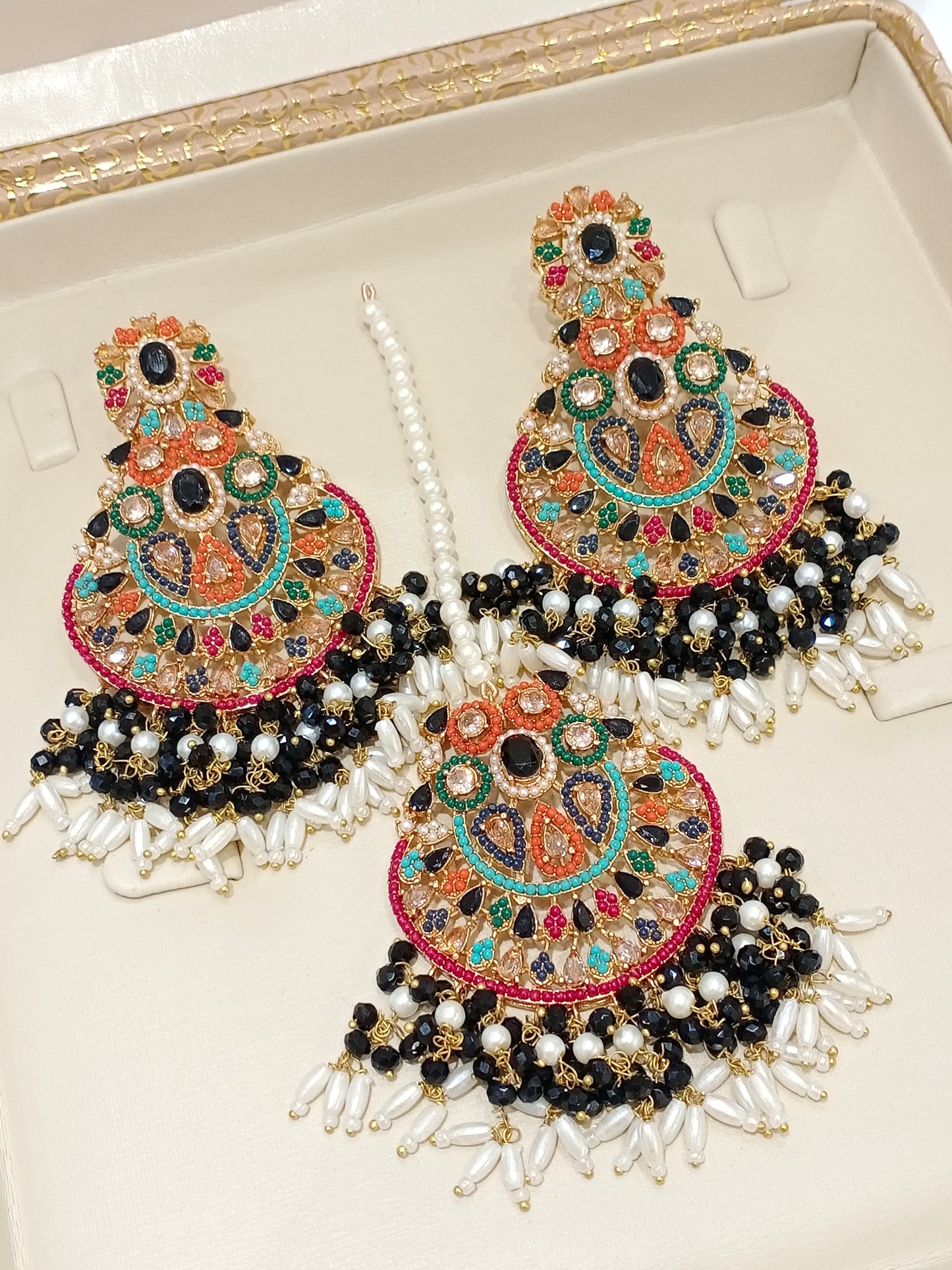 Annie - Earrings tikka set 8 colours available