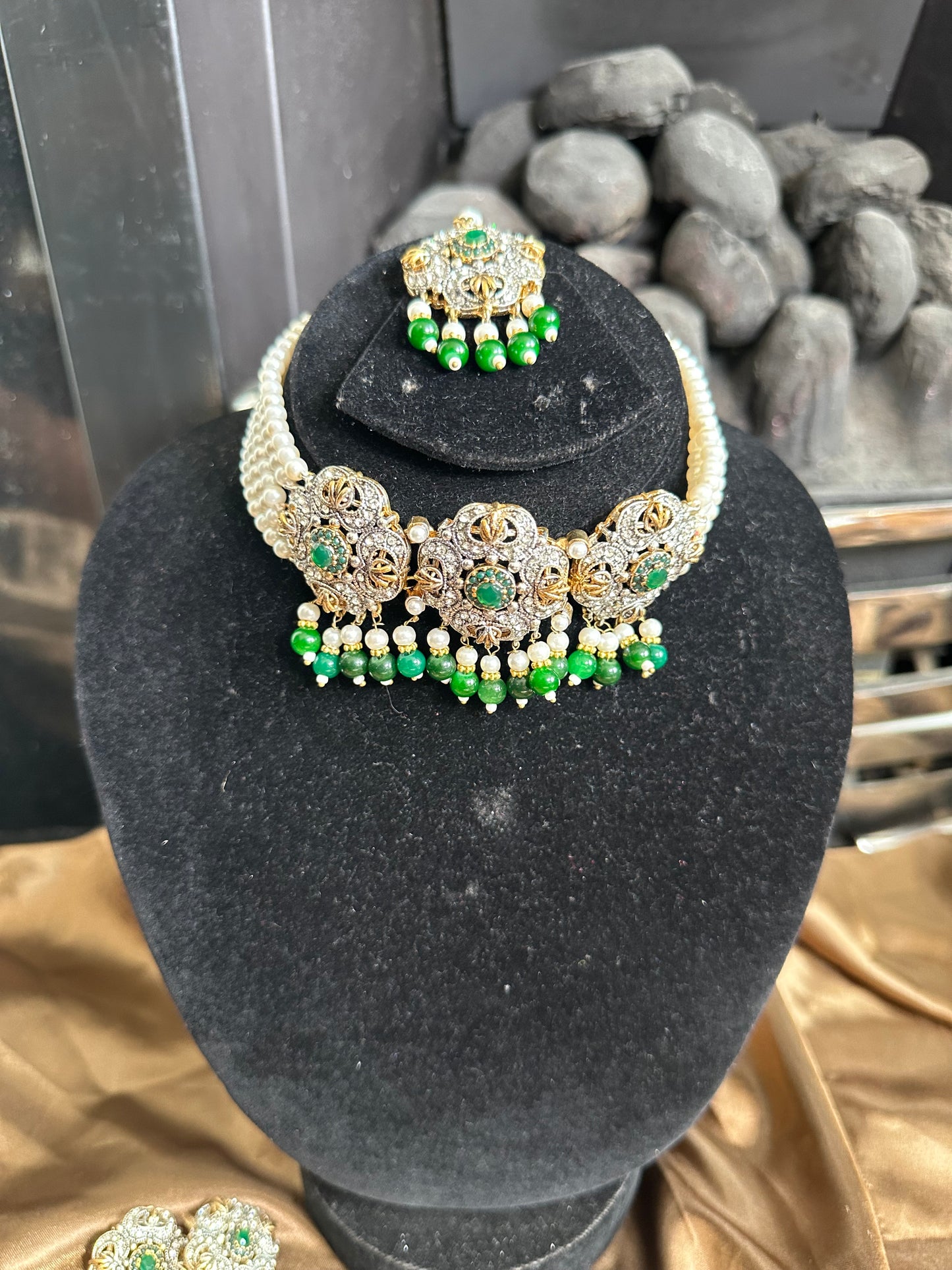 Mehru - choker set 8 colours
