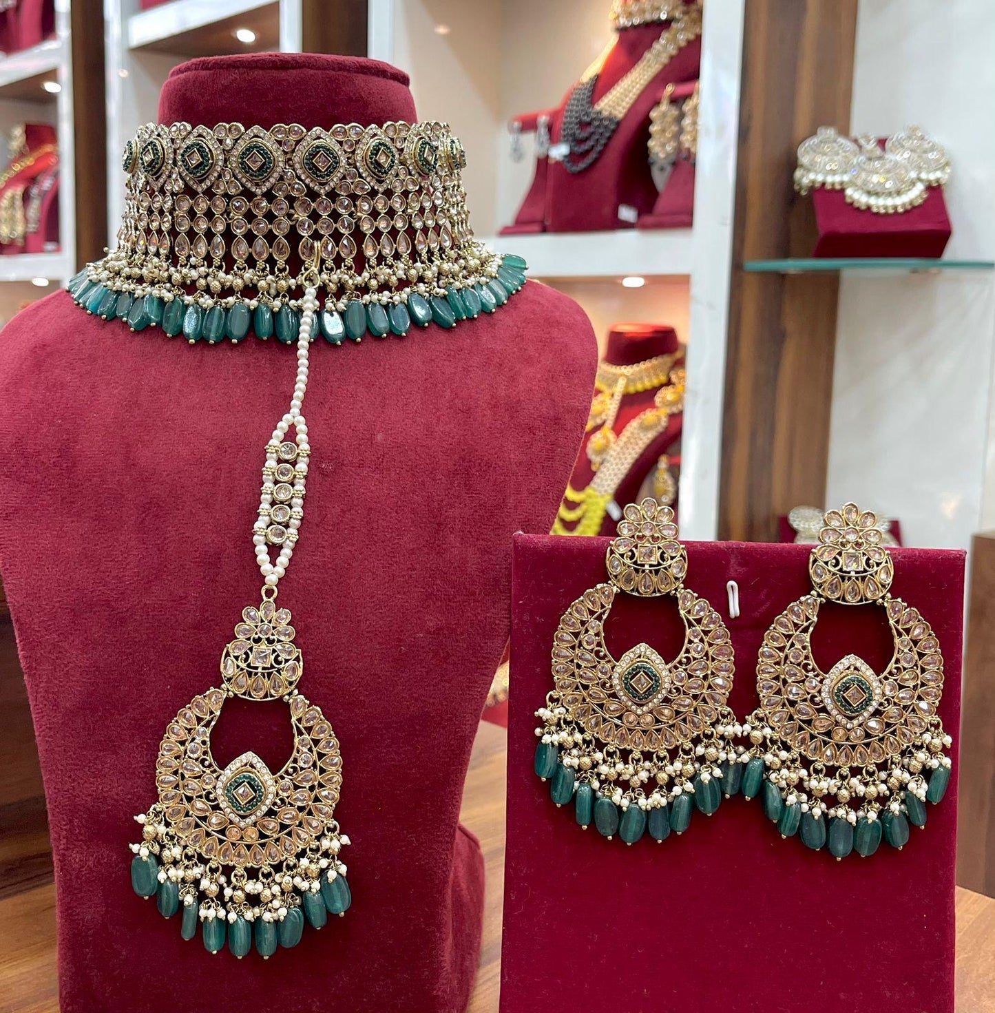 Saira - Heavy choker with Earrings & Tikka