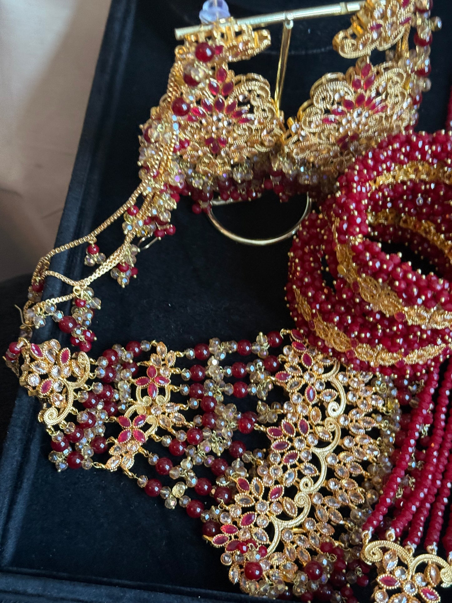 Humna - Heavy Bridal set includes: Mala, choker, Jhumar, Earrings and Tikka