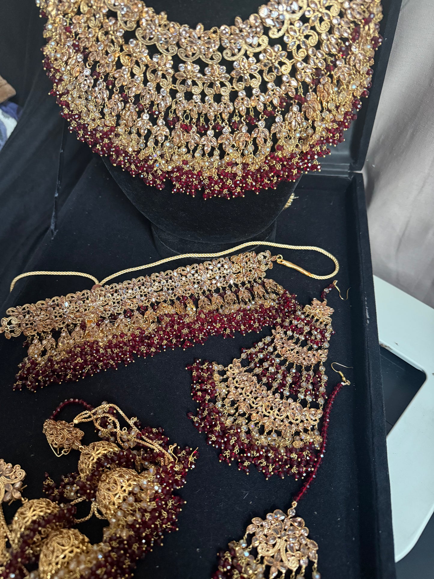 RAVAANI - Hevay Bridal set | Includes: Choker, Necklace, Jhumar, Jhumke, Tikka & Nose Ring | 2 designs available