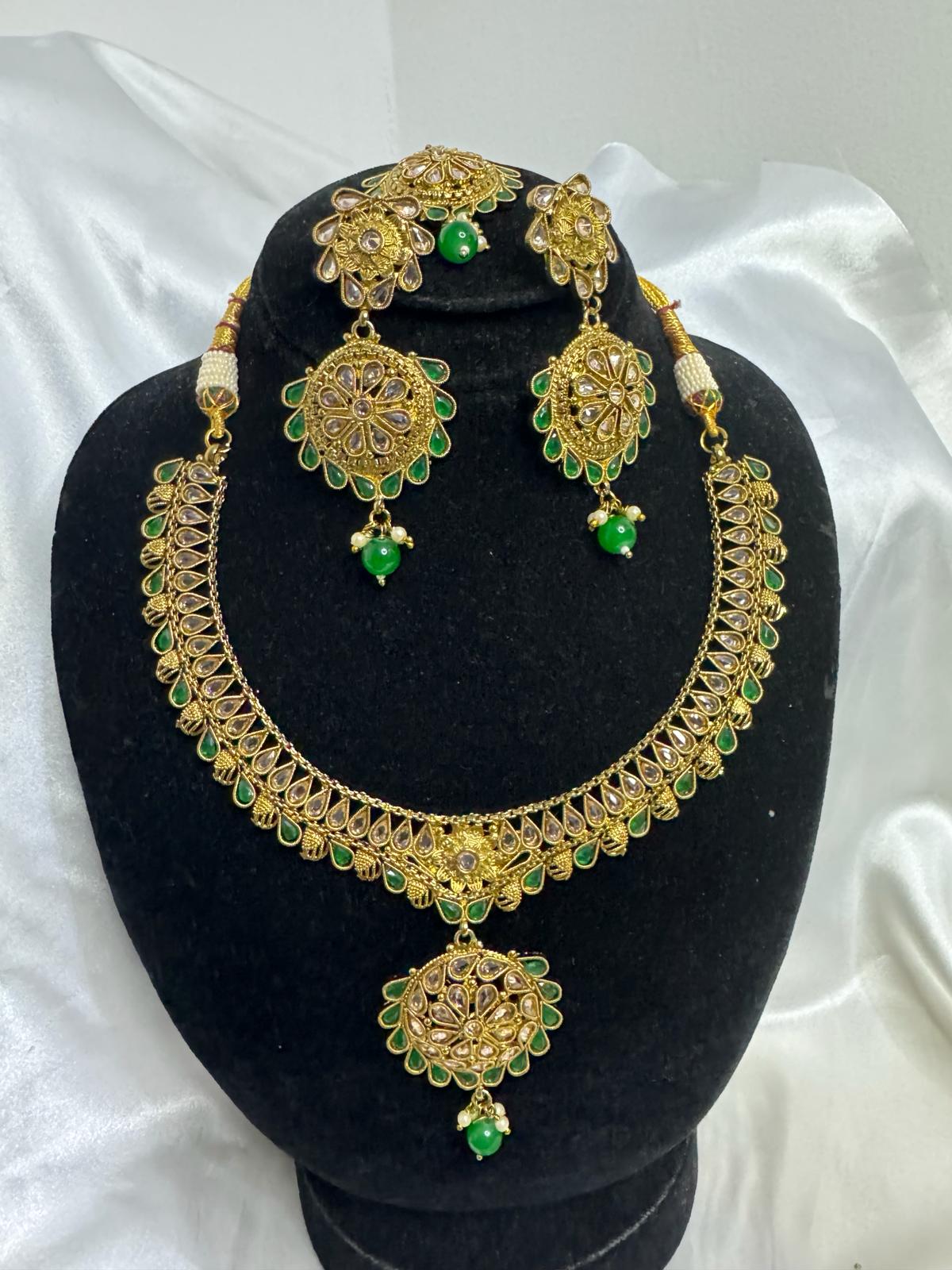 Naina - Necklace set