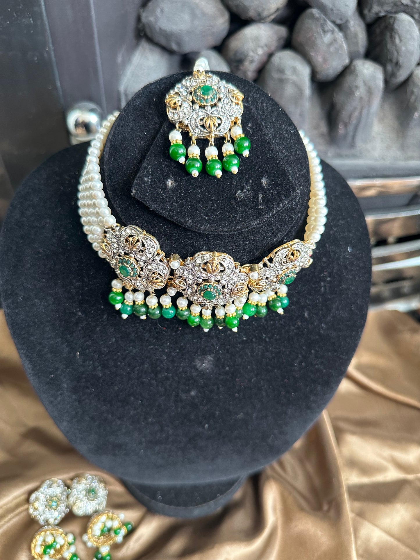 Mehru - choker set 8 colours