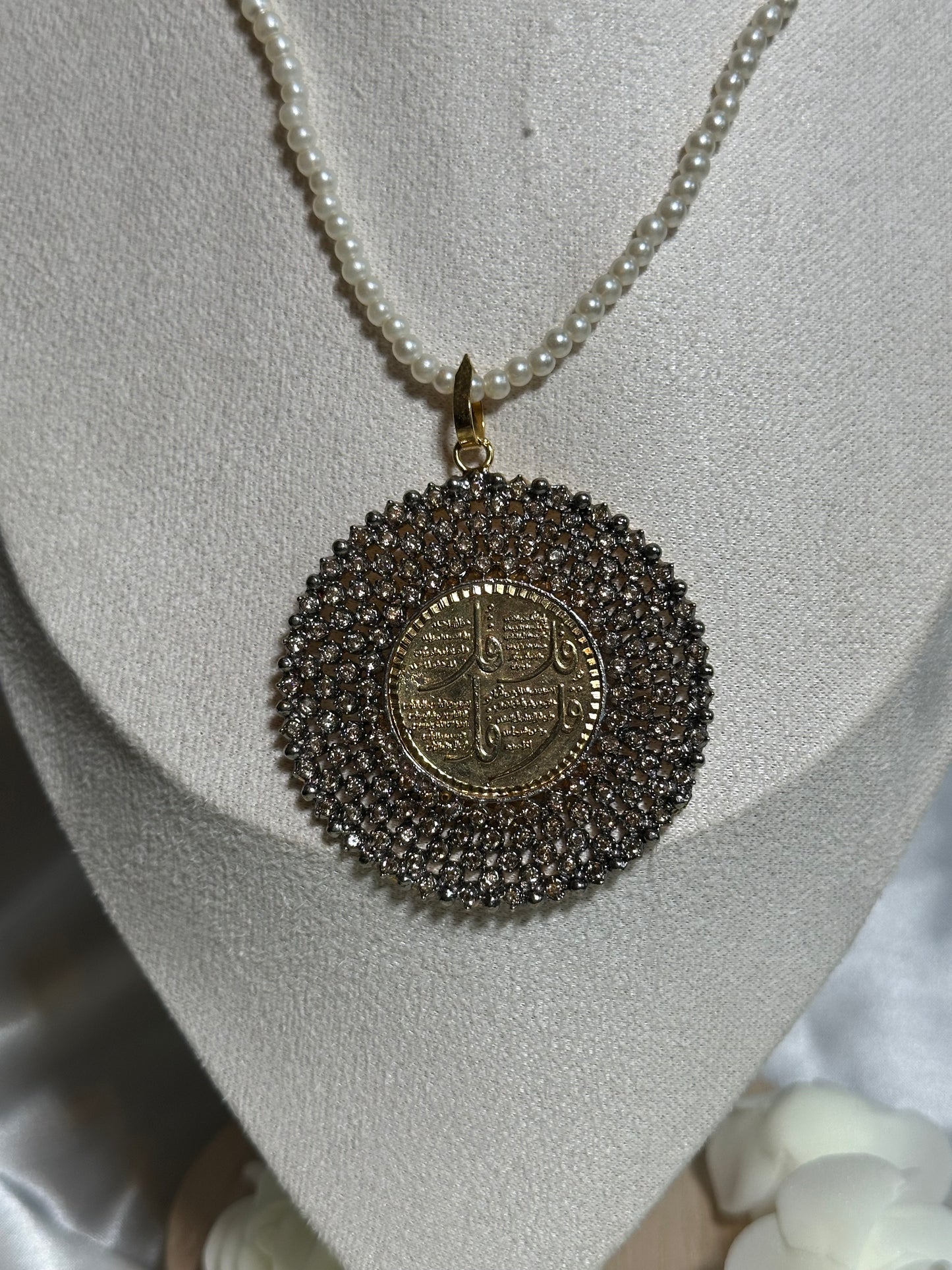 4 Qull - Locket