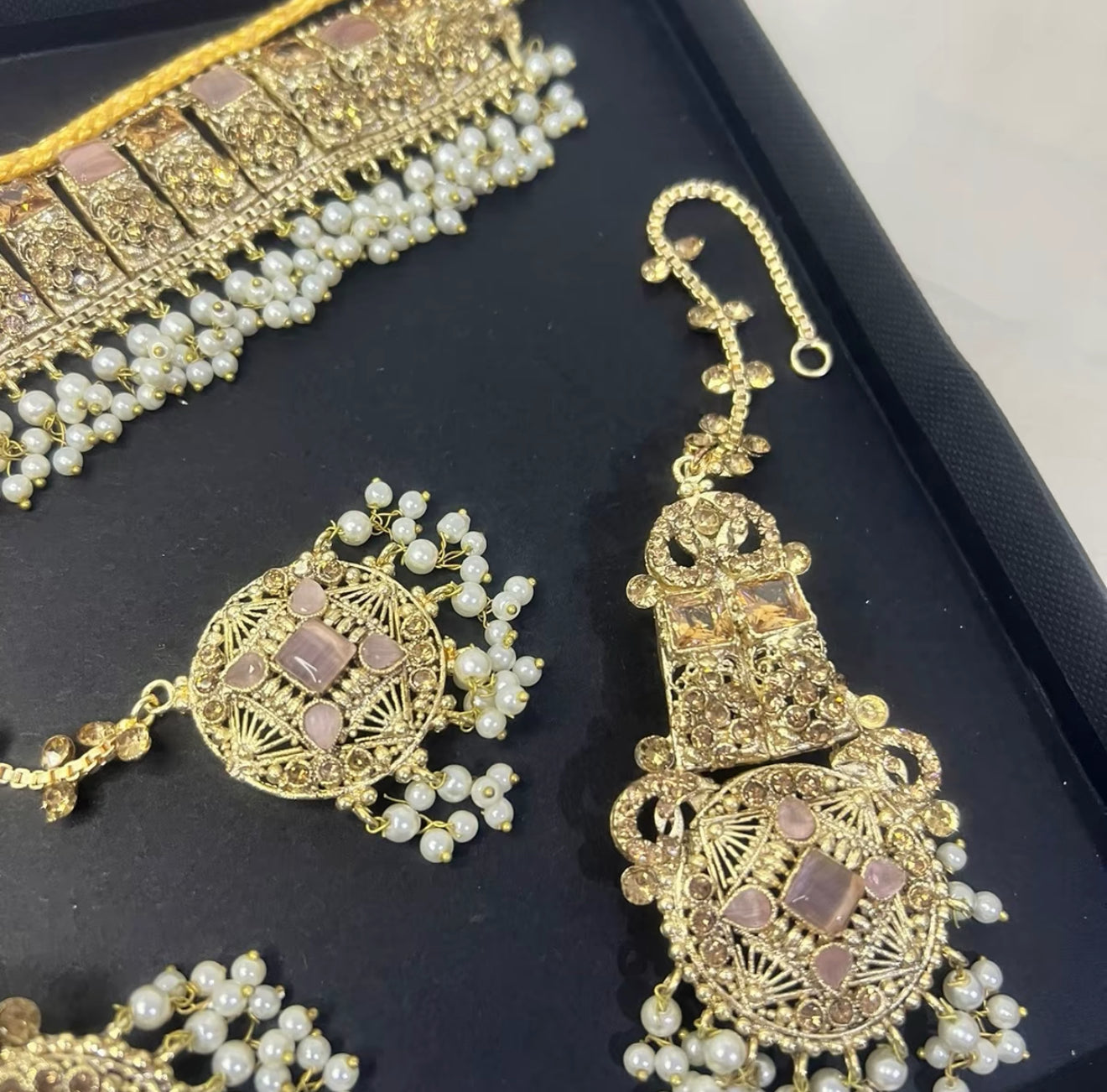 Eman - Choker set