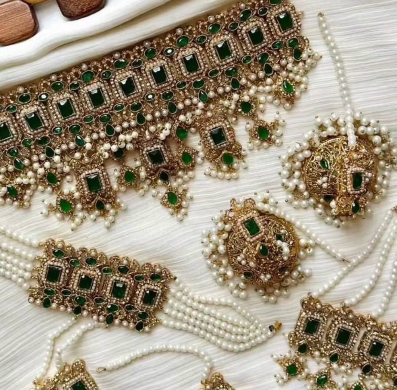 Huma - 5 pieces heavy set 2 Colours available
