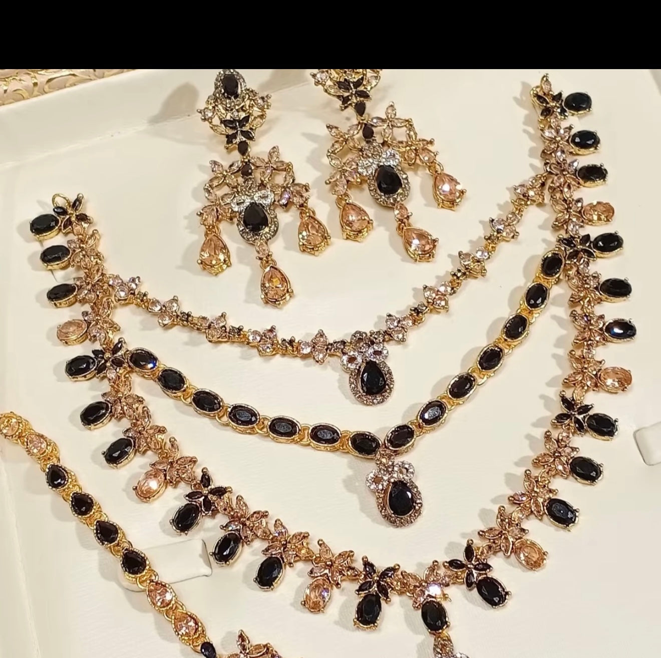 Arzu - 3 layers Necklace set