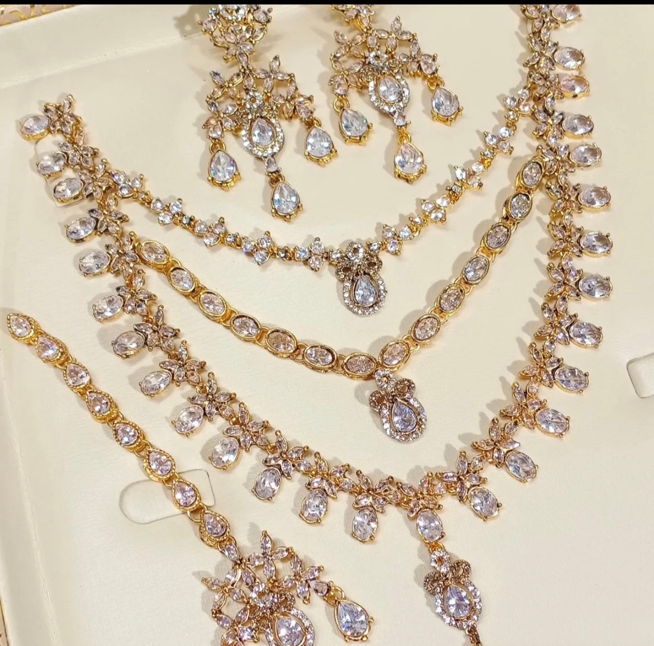 Arzu - 3 layers Necklace set
