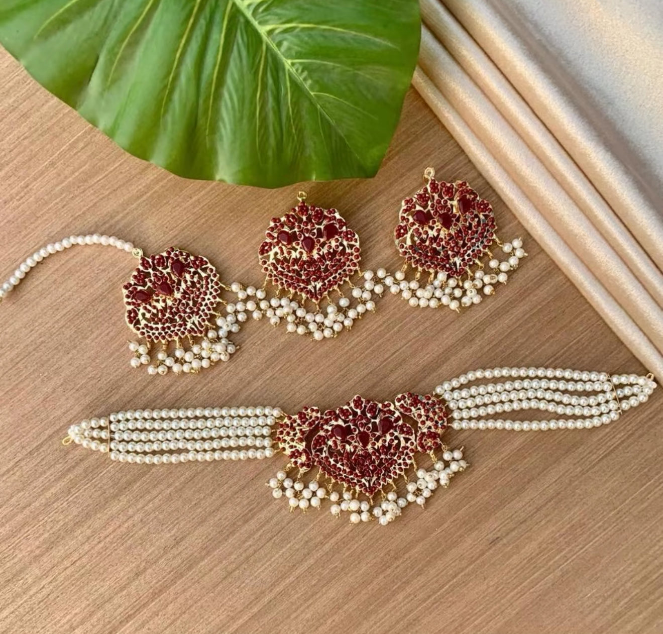 Zunaira - Small choker set 2 Colours available