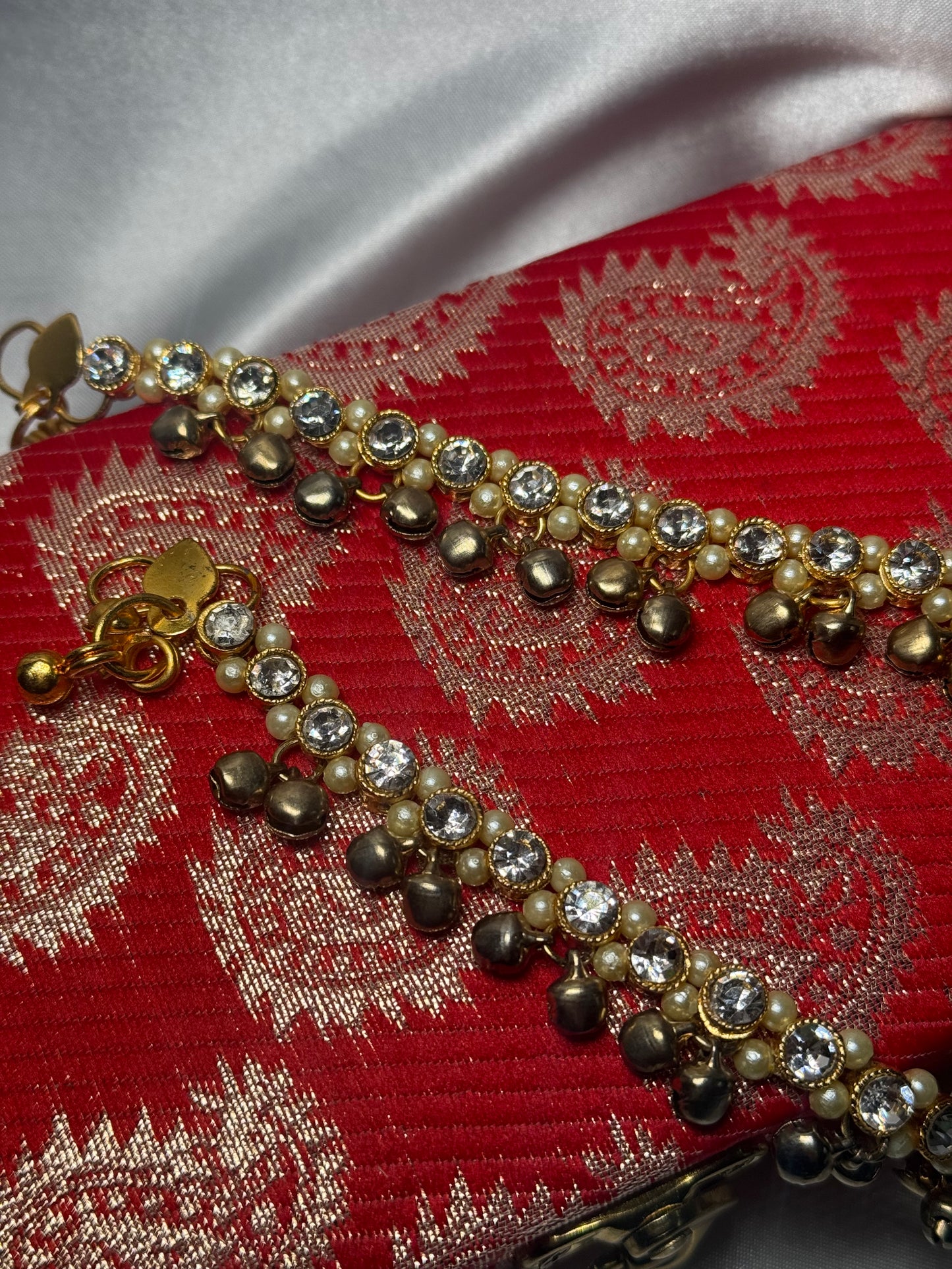 Mehrunisa - Kundan anklets with bells (Pair)