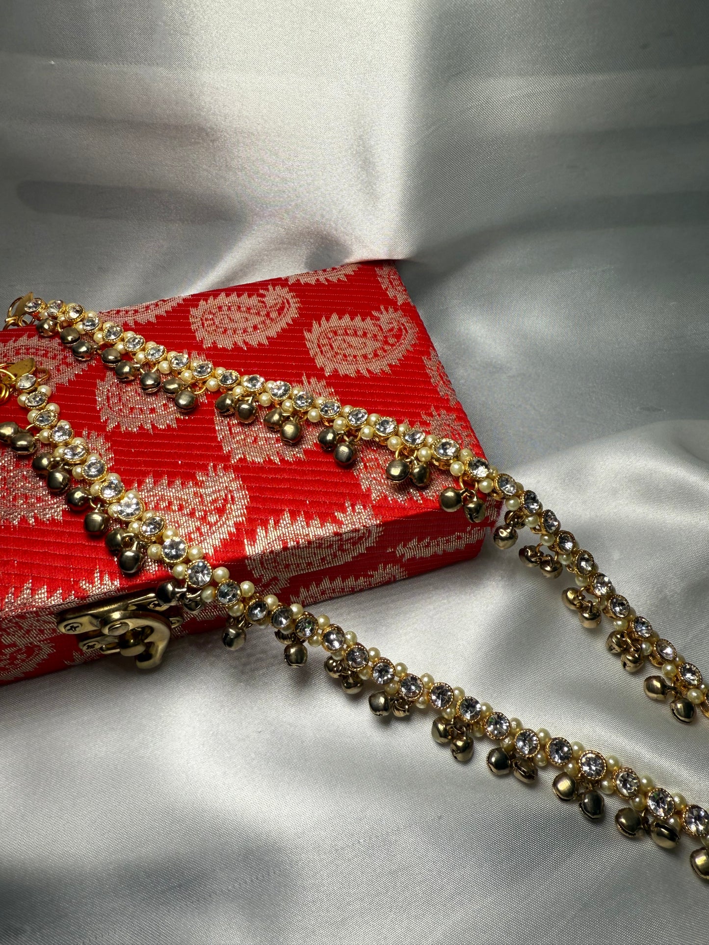 Mehrunisa - Kundan anklets with bells (Pair)
