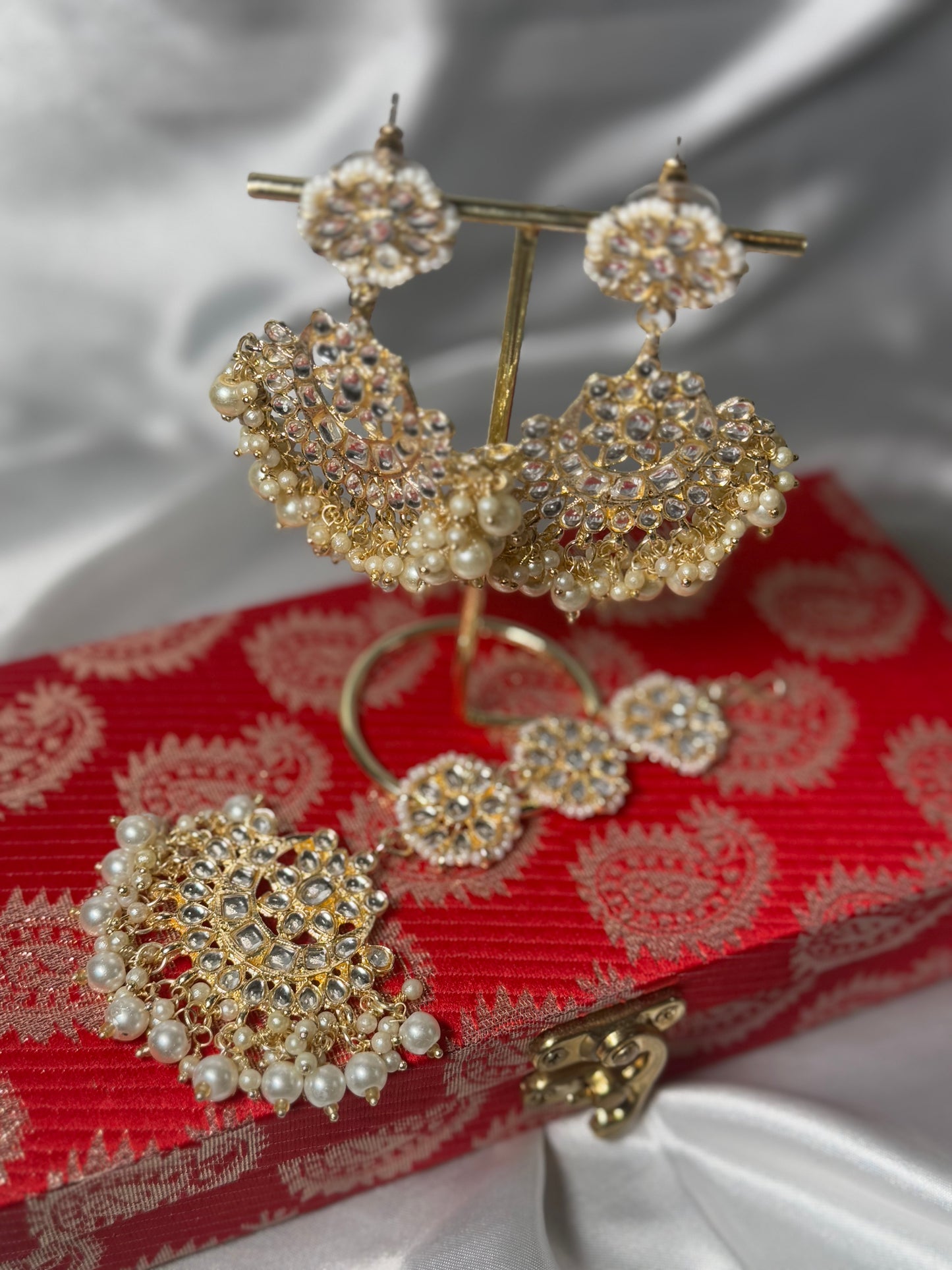 Shanaya - Earrings with Tikka