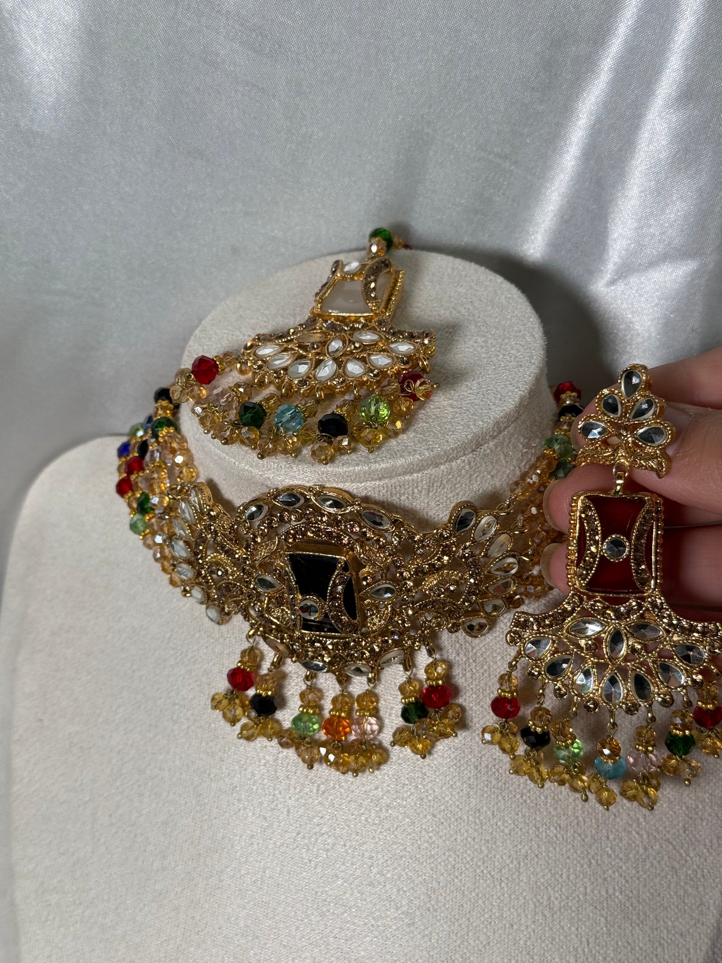 Sunaina - Choker set with earrings and tikka 2 Colours available