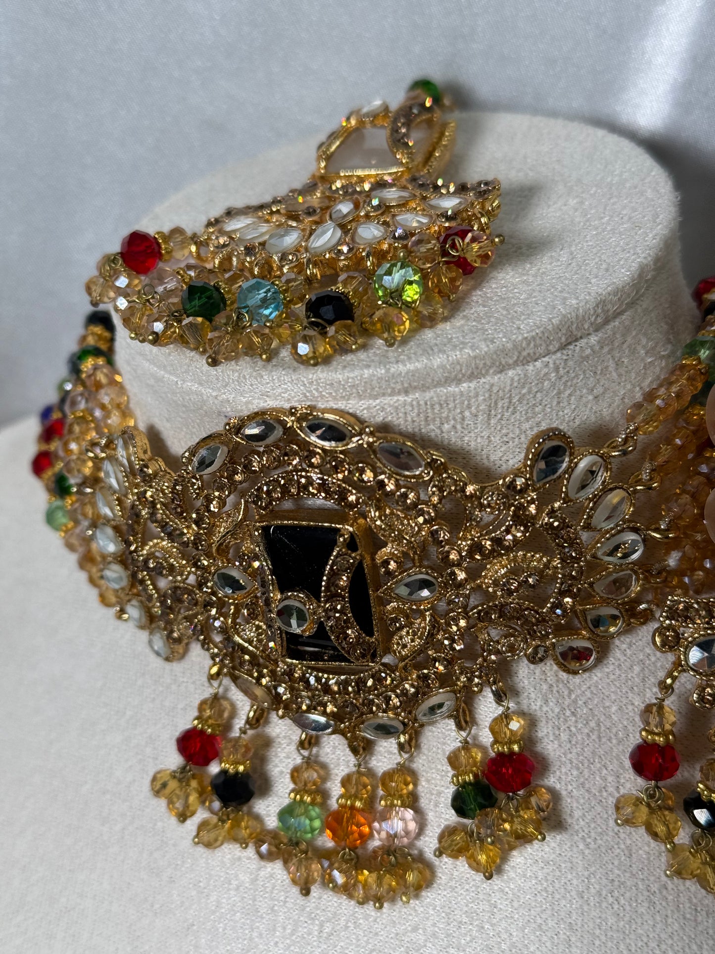 Sunaina - Choker set with earrings and tikka 2 Colours available