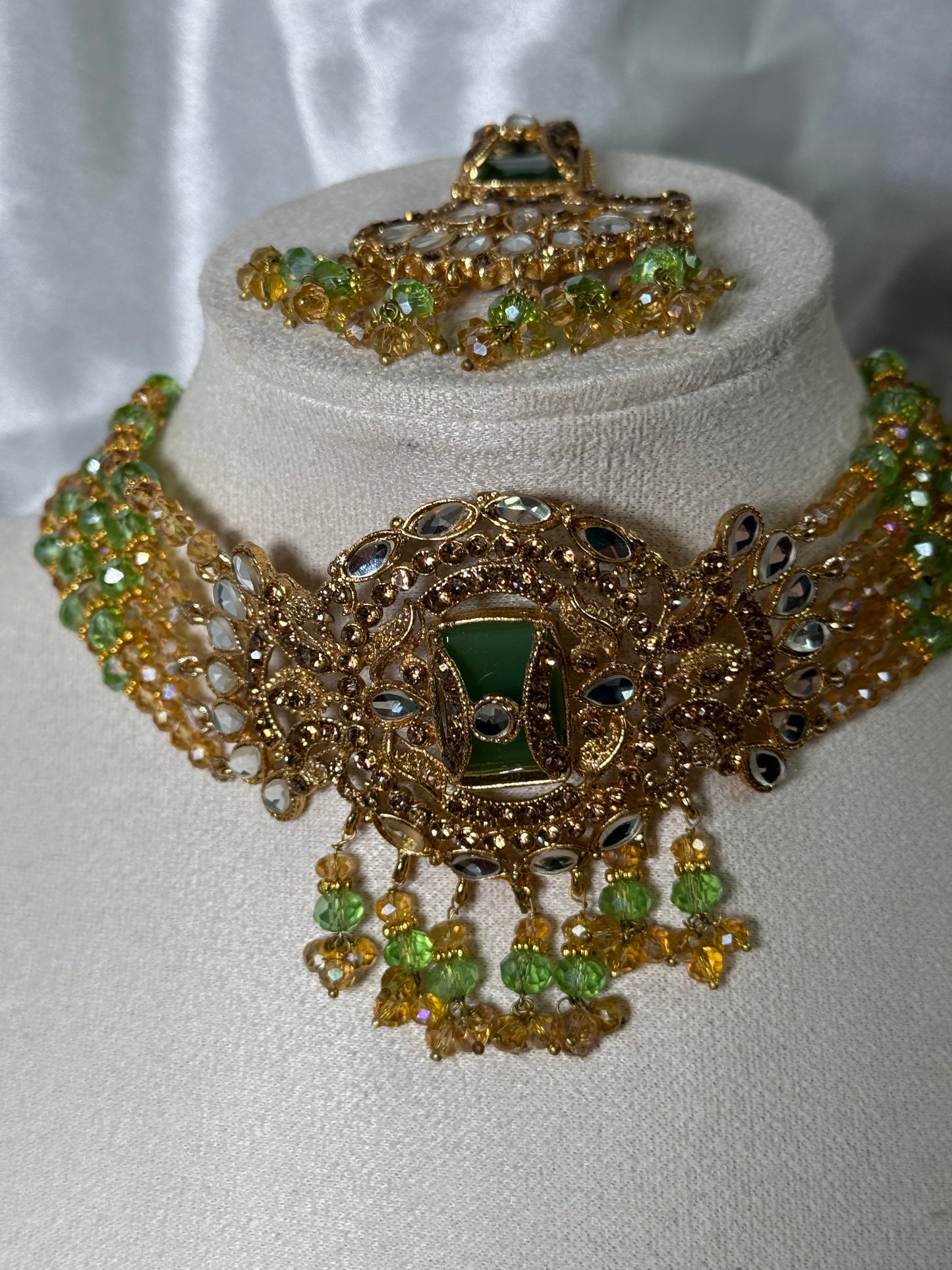 Sunaina - Choker set with earrings and tikka 2 Colours available