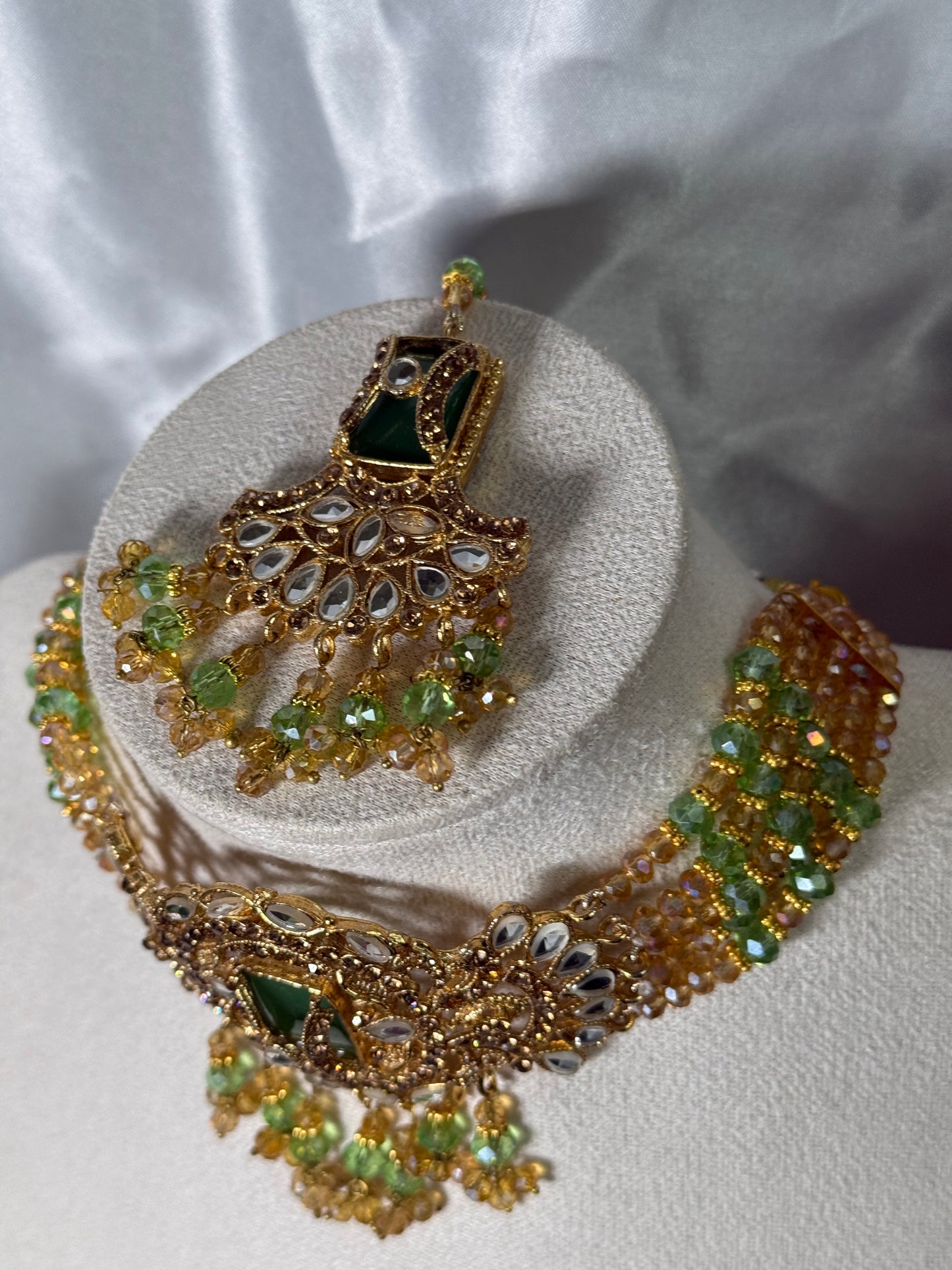 Sunaina - Choker set with earrings and tikka 2 Colours available