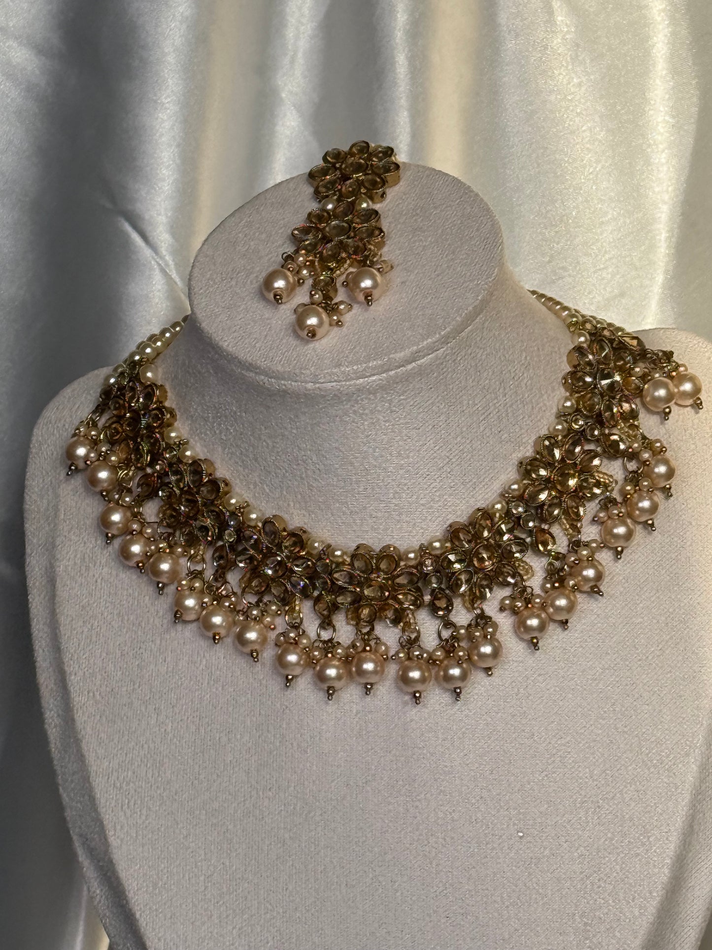 Aabroo - Necklace set