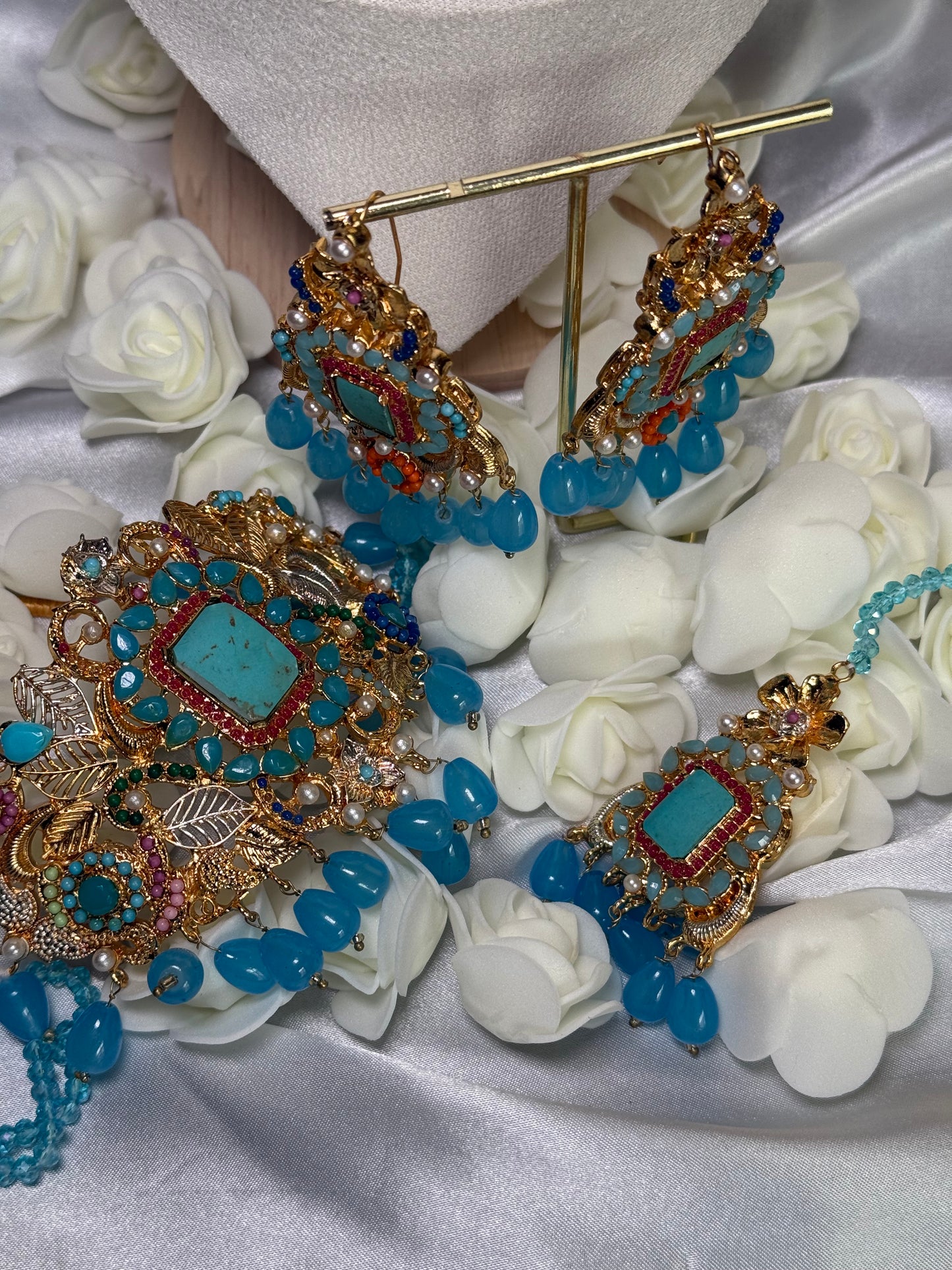 Deena - Choker with earrings and tikka