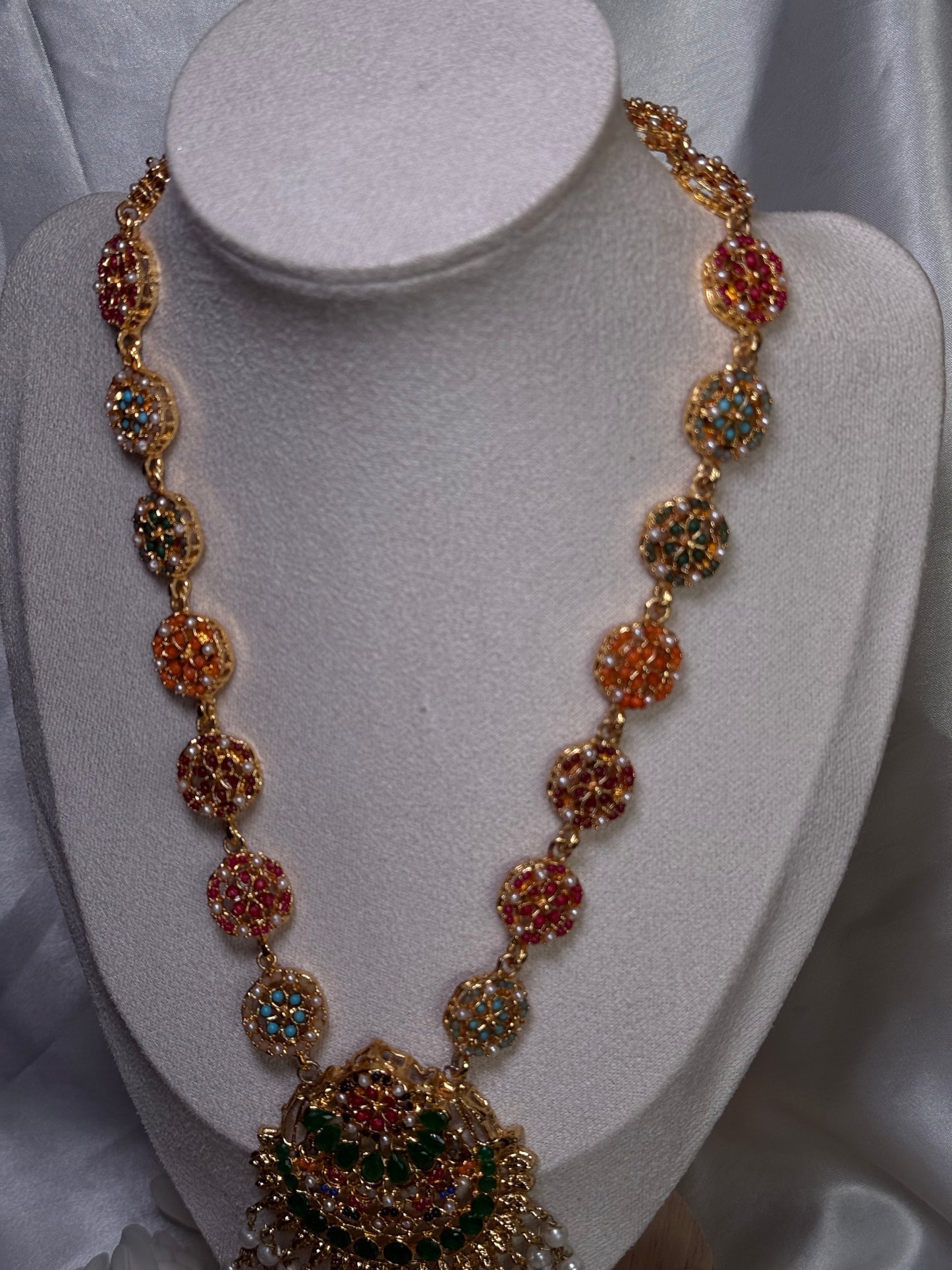 Qindeel - Mala with earrings