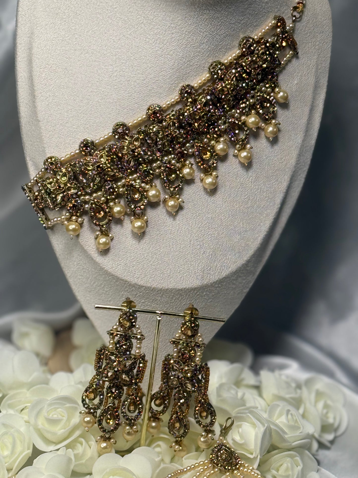 Fakhra - Choker set with Jhumar