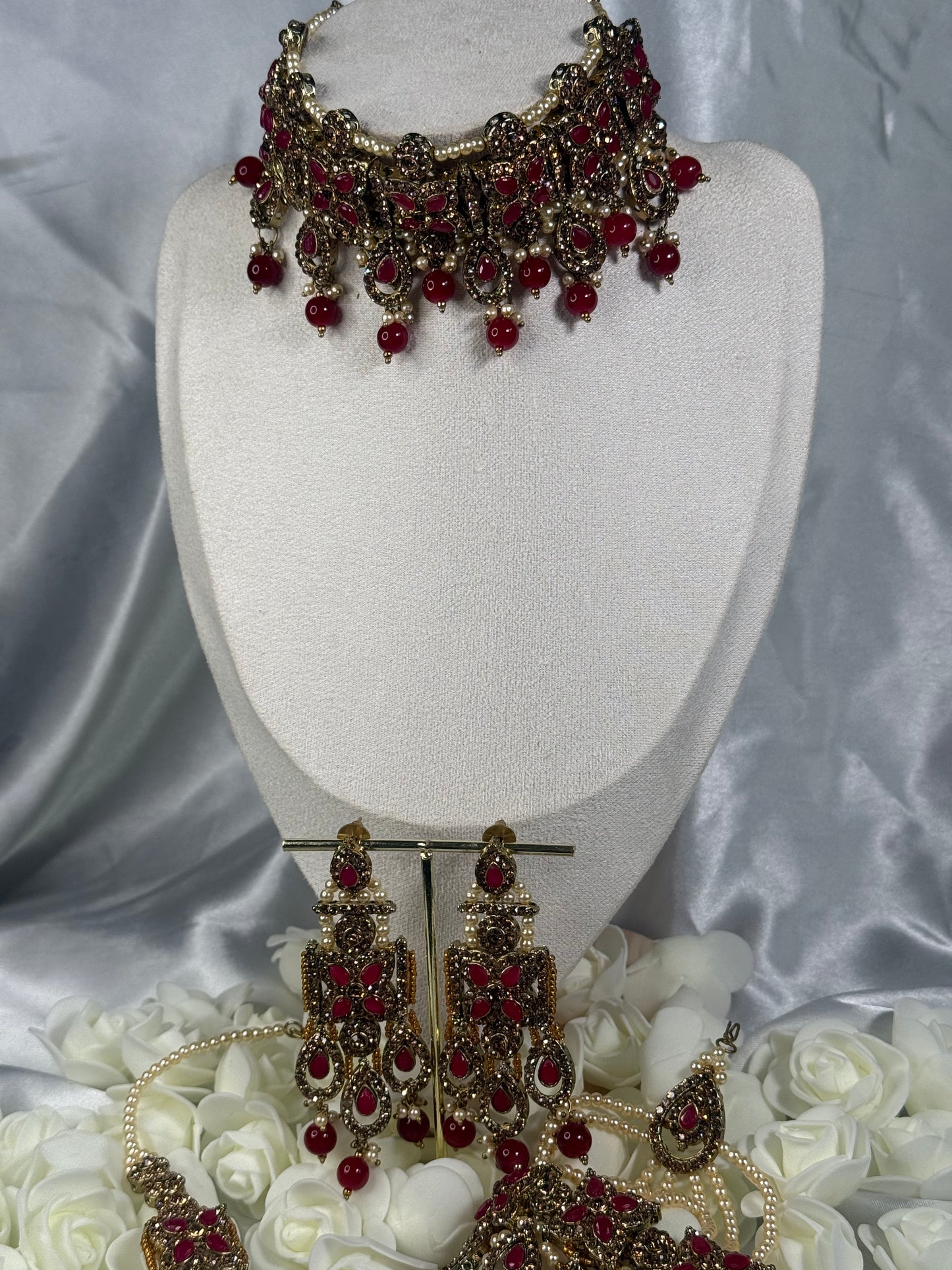 Nilofer - Choker set with Jhumar