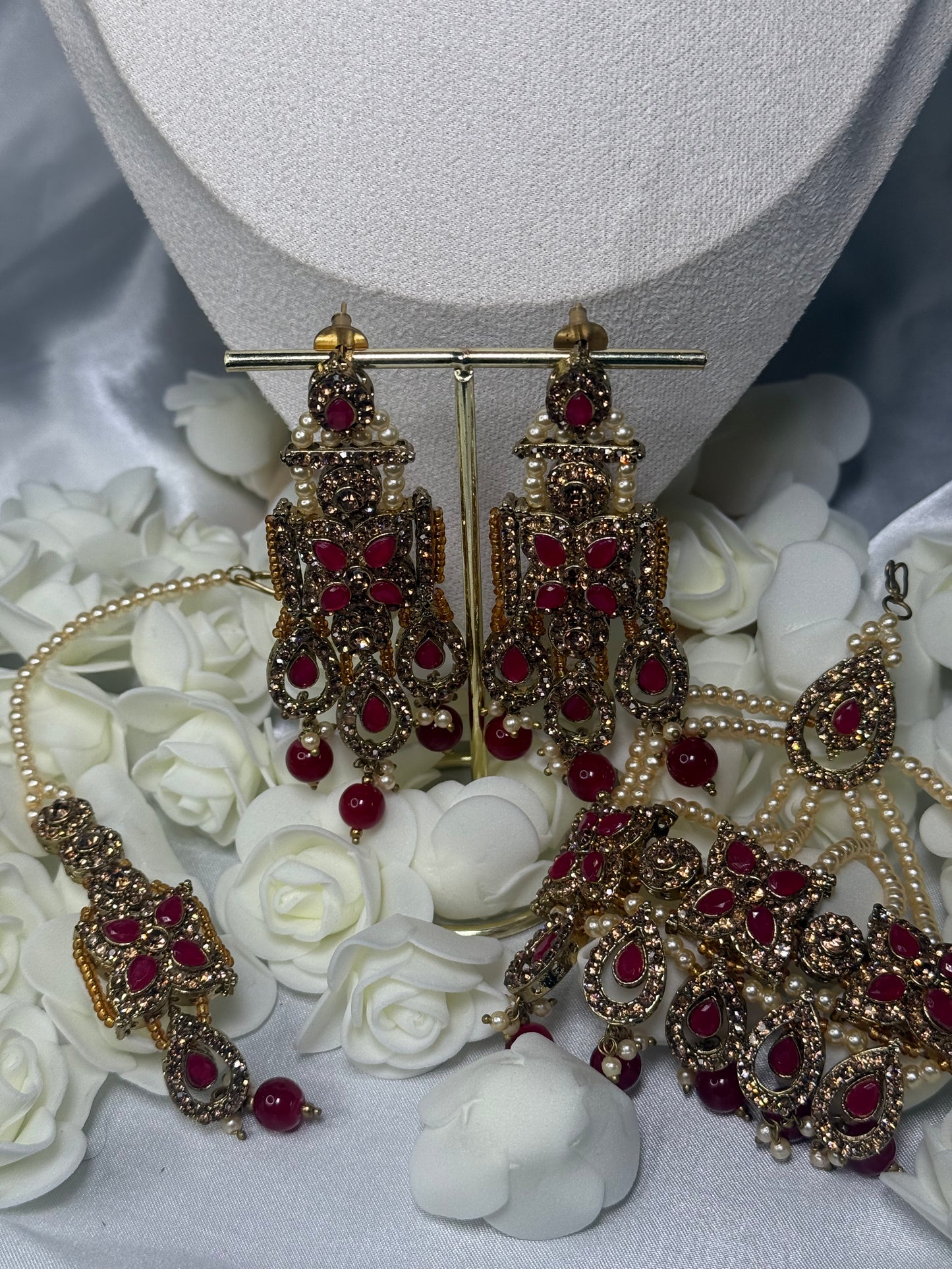 Nilofer - Choker set with Jhumar