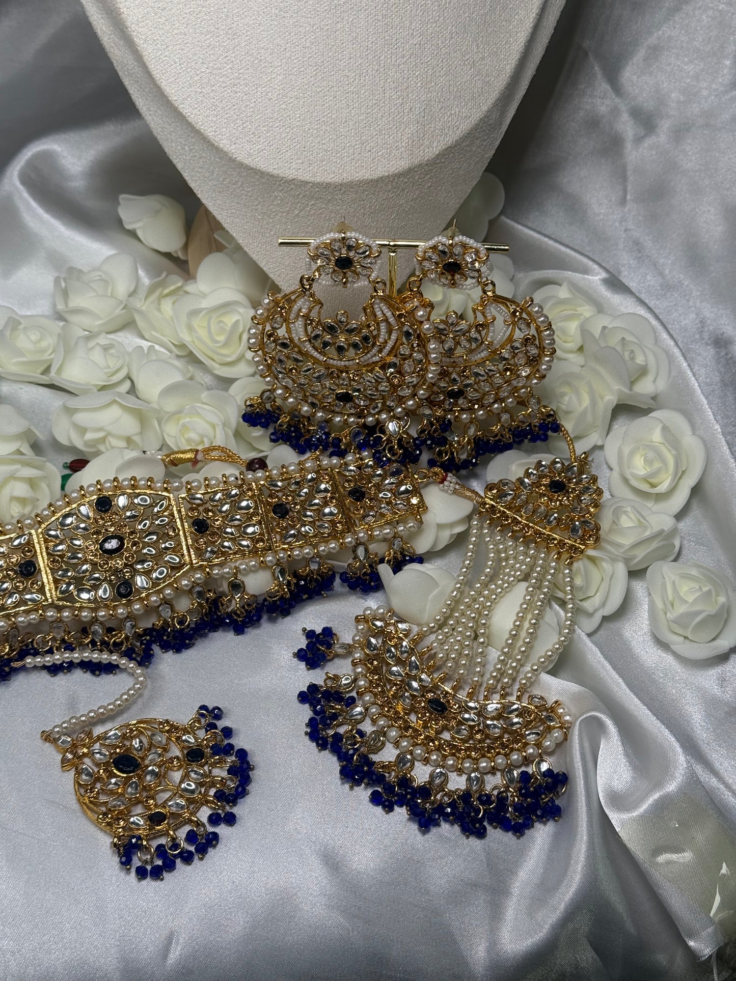 Dur-e-Nayab - Choker set 2 Colours available