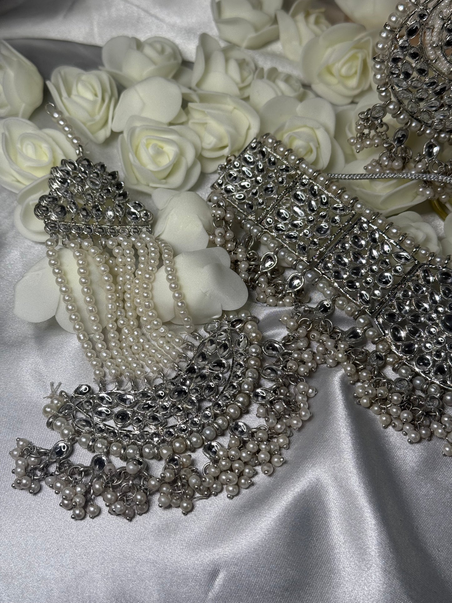 Dur-e-Nayab - Choker set 2 Colours available