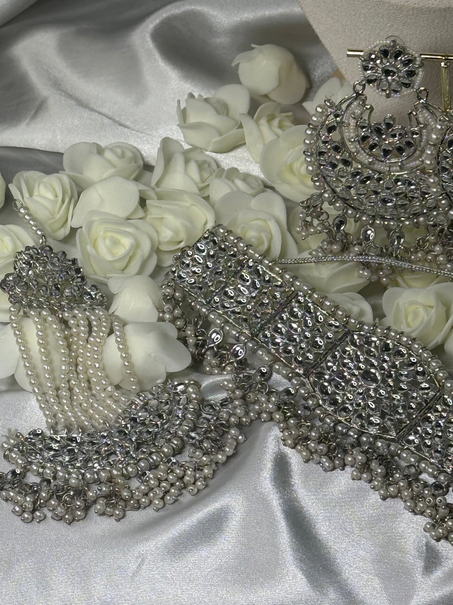Dur-e-Nayab - Choker set 2 Colours available