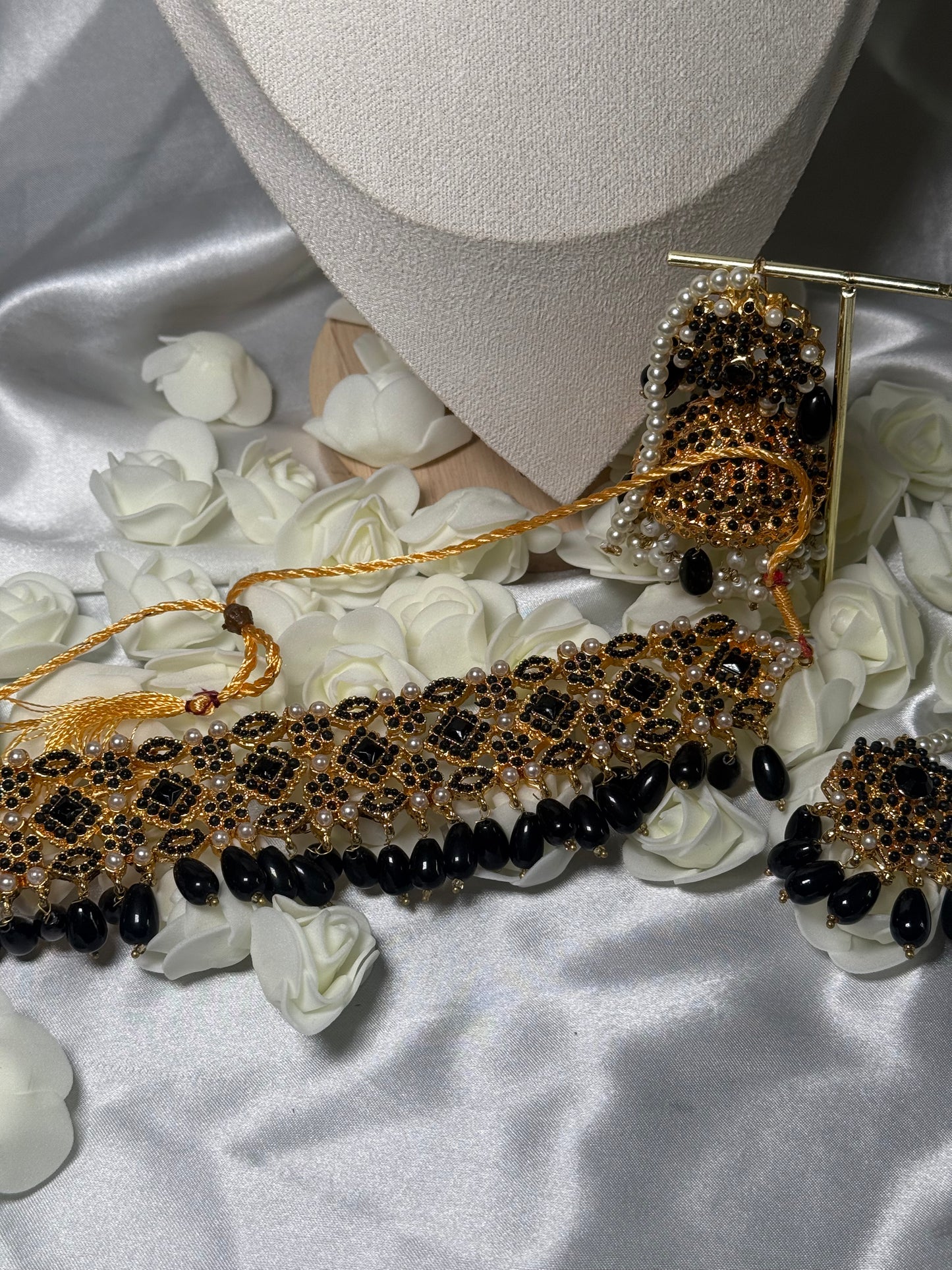 Urooba - Choker with jhumka and tikka