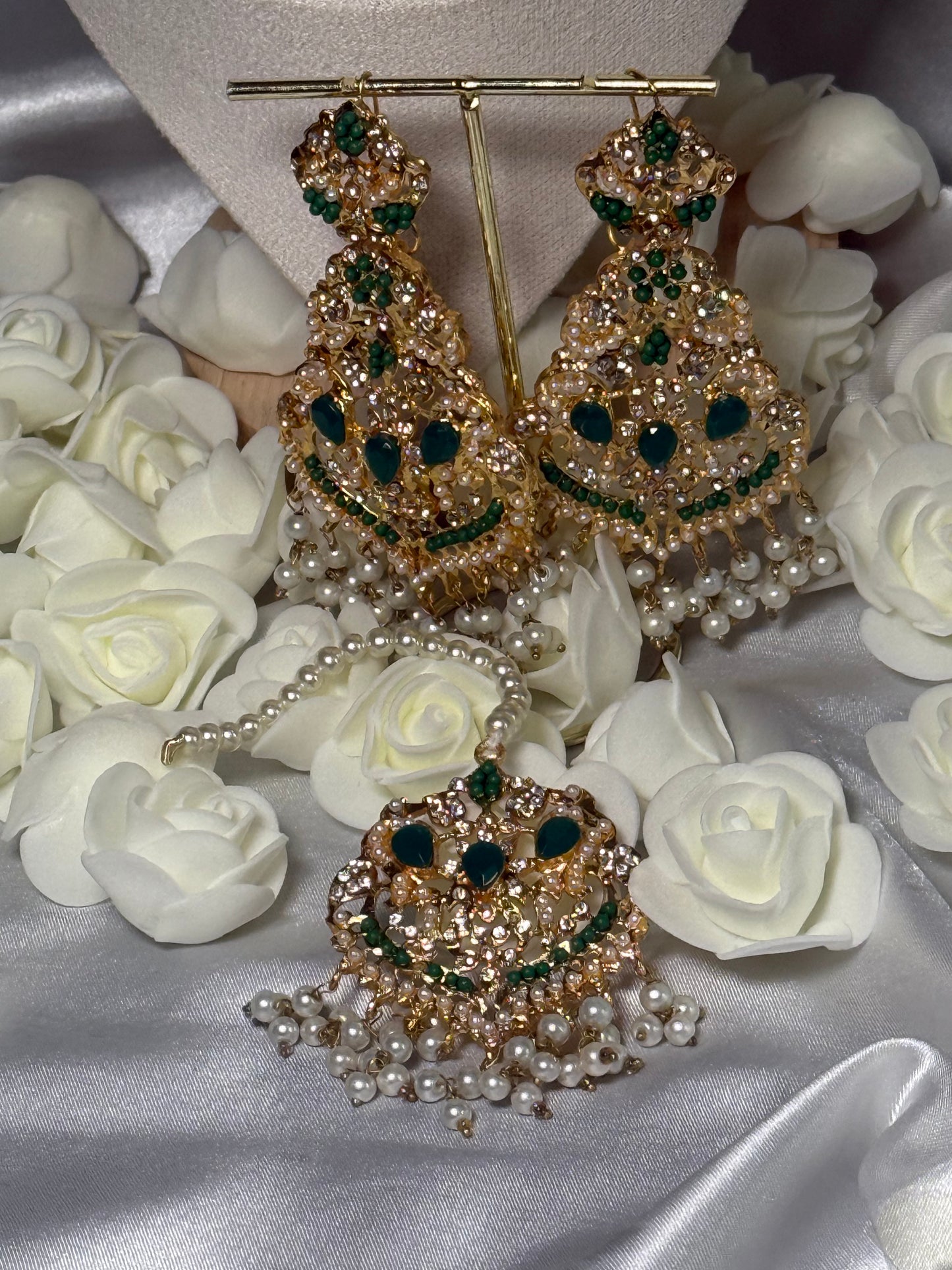 Alishba - Earrings with tikka 2 colours available