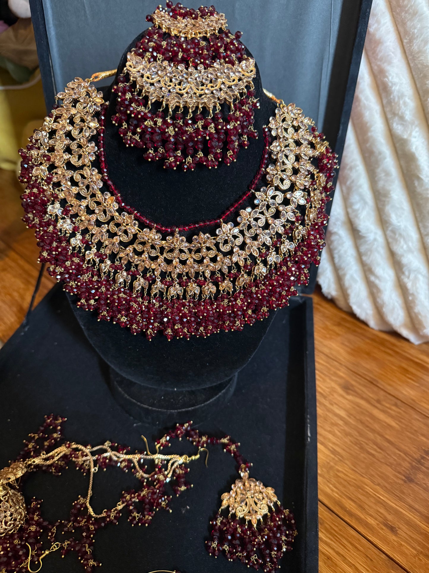 HEMA - Bridal set | includes: necklace, jhumar, jhumke, tikka and nose ring | Pakistani bridal set
