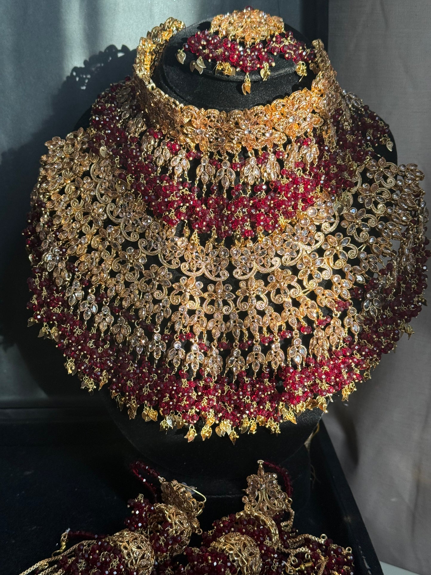 RAVAANI - Hevay Bridal set | Includes: Choker, Necklace, Jhumar, Jhumke, Tikka & Nose Ring | 2 designs available