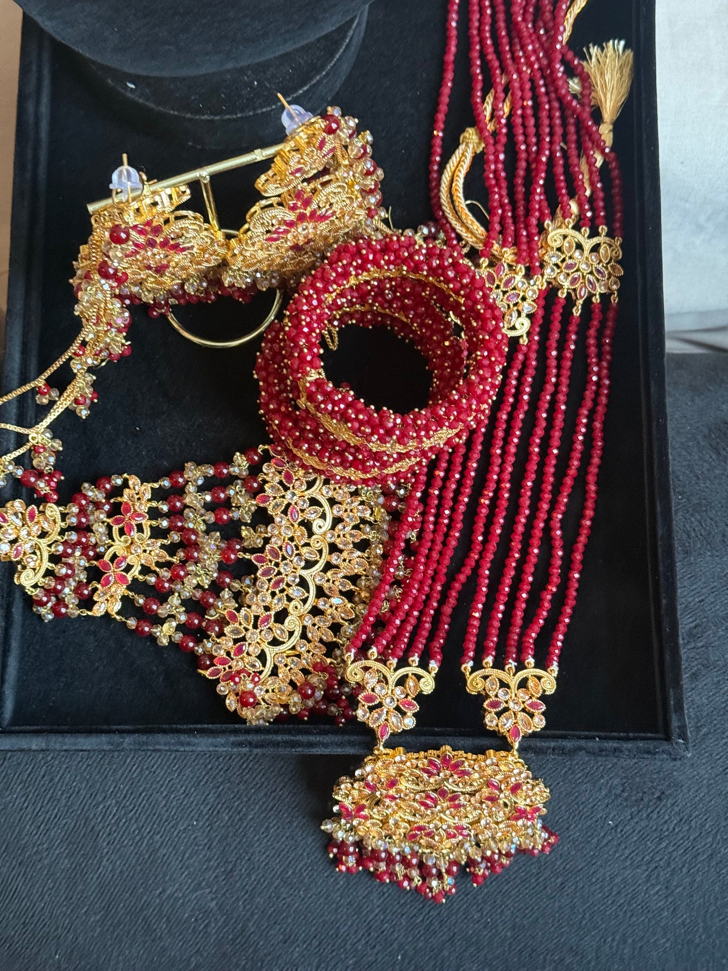 Humna - Heavy Bridal set includes: Mala, choker, Jhumar, Earrings and Tikka