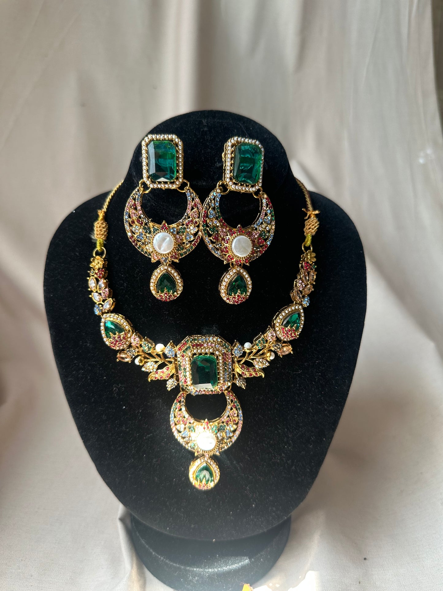 ADAA - Necklace set with earrings | available in 14 colours