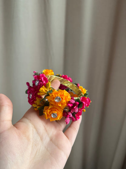 Flower Gajra Bangles (artificial flowers) fit till size 2.8 ONLY!