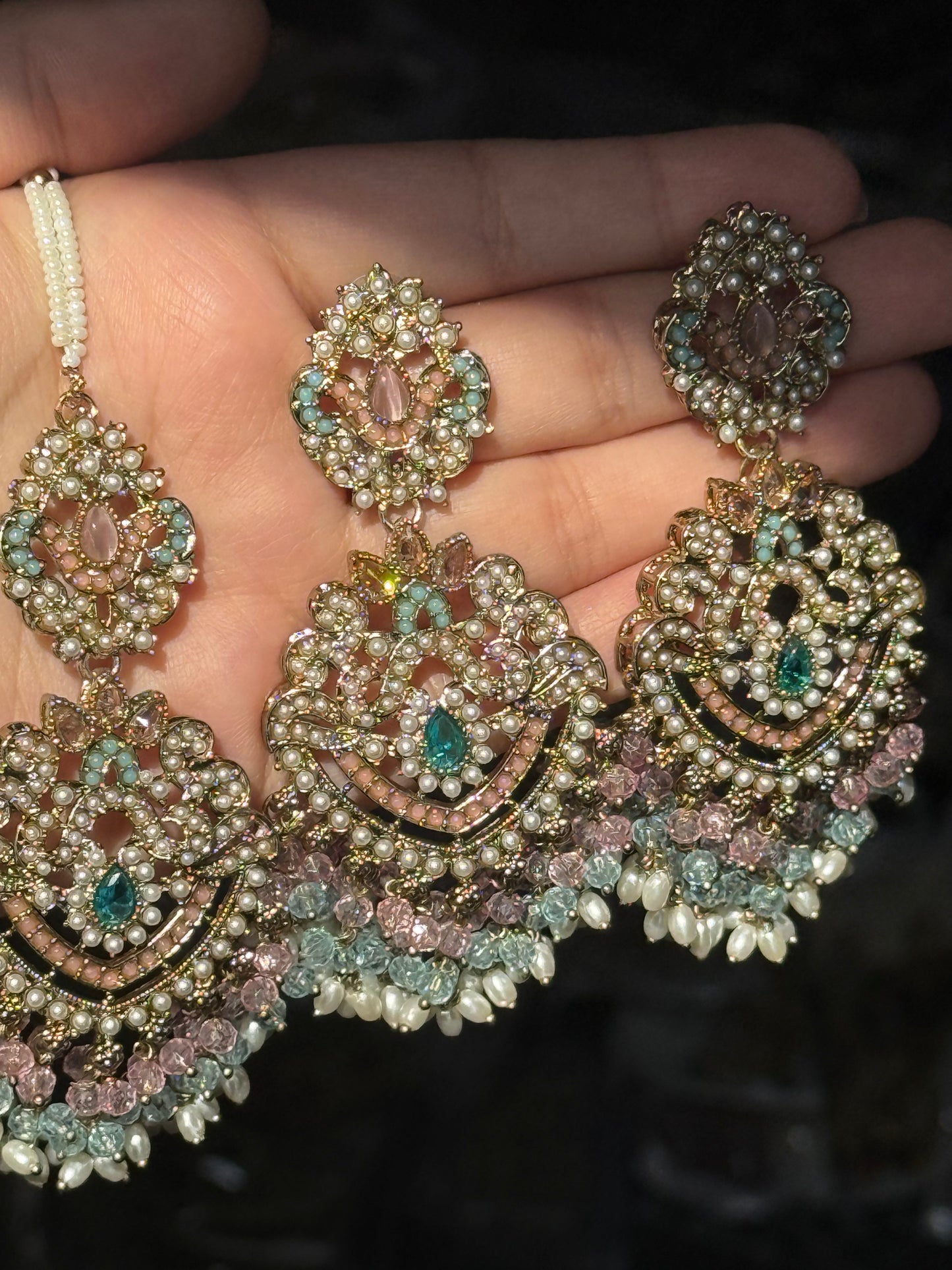 Kubra - Earrings tikka set | 16 colours available