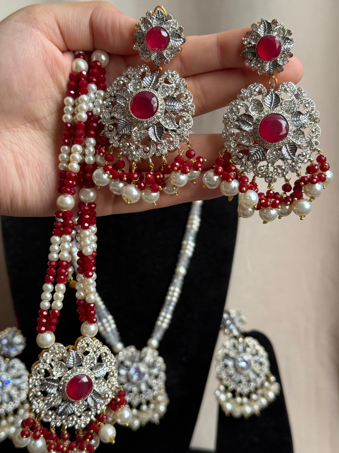 Mehar - Mala with earrings | available in 9 colours