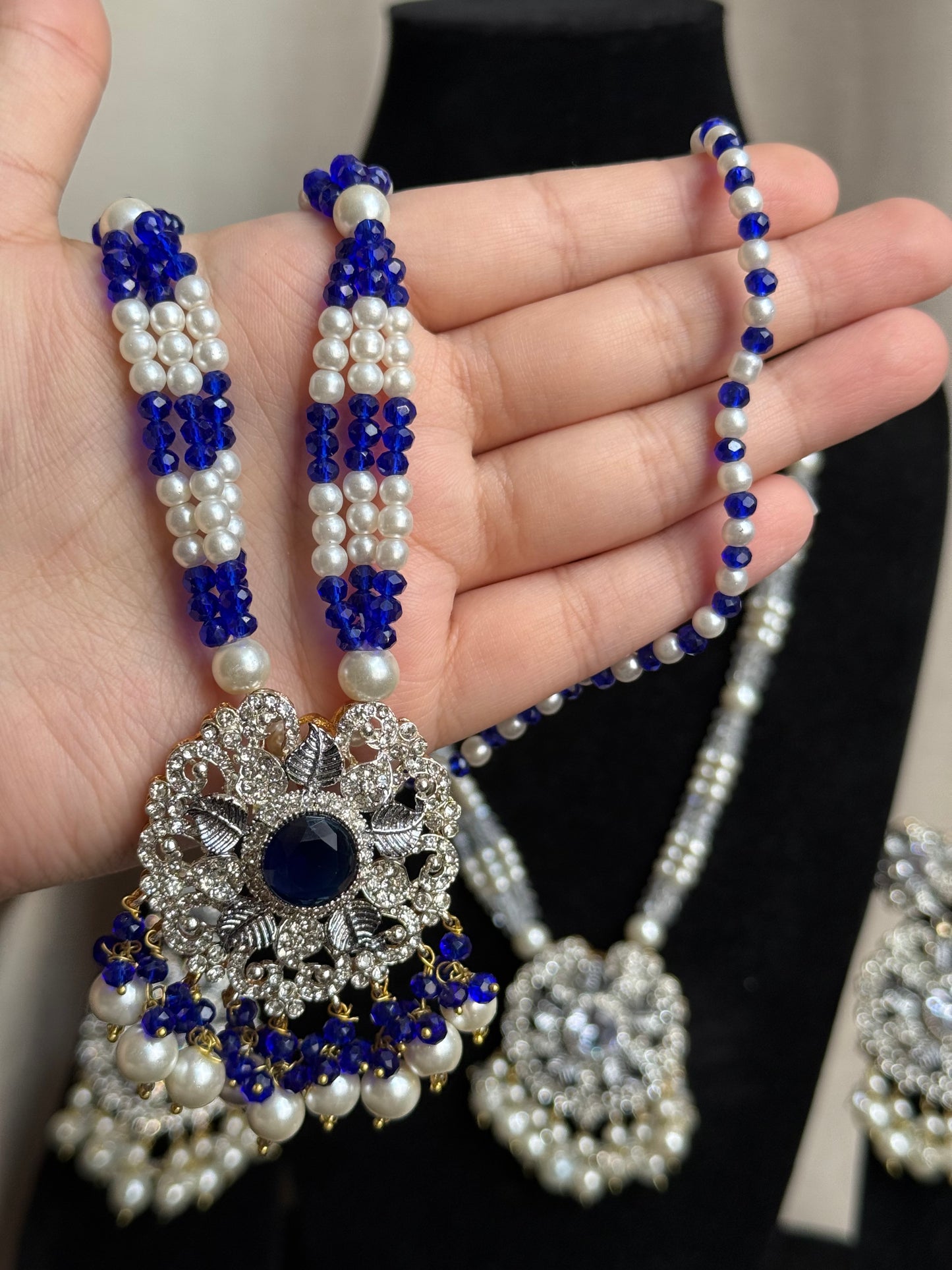 Mehar - Mala with earrings | available in 9 colours