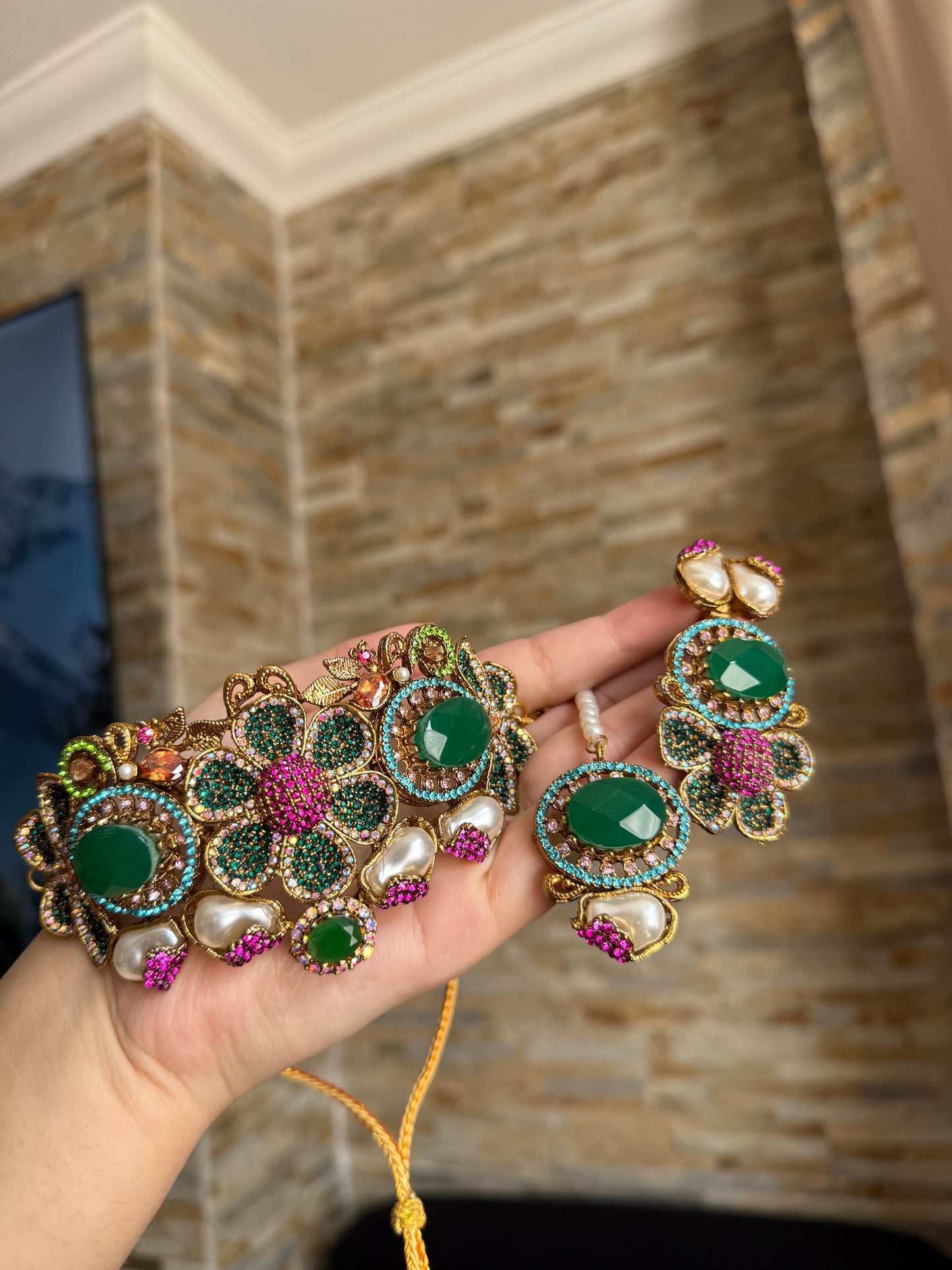 HELEN - Choker set with earrings and tikka | available in 8 colours