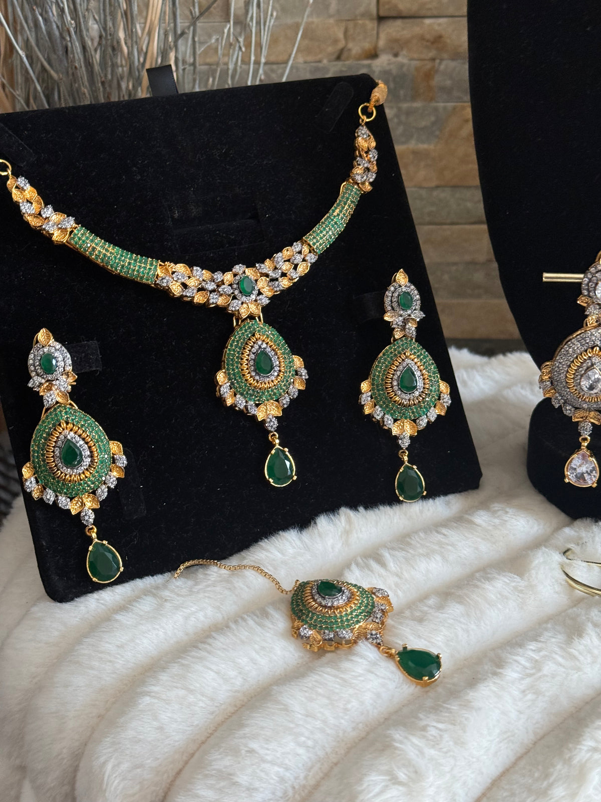 ANAB - Necklace set with earrings and tikka | 10 colours available
