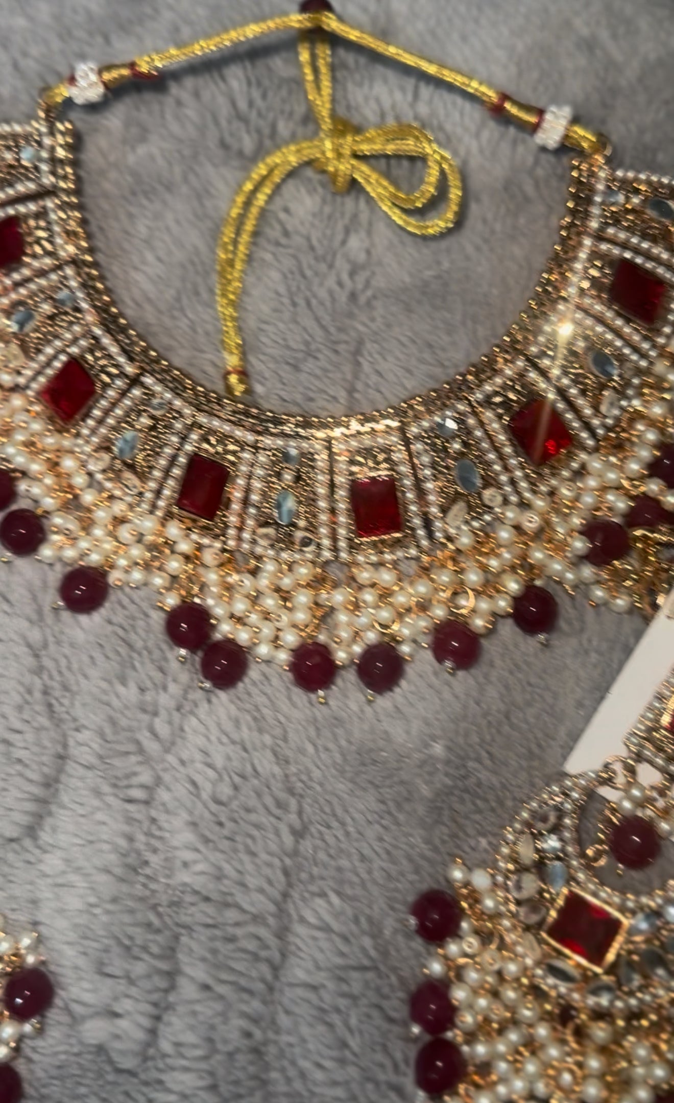 Alicia - Necklace set with earrings and tikka