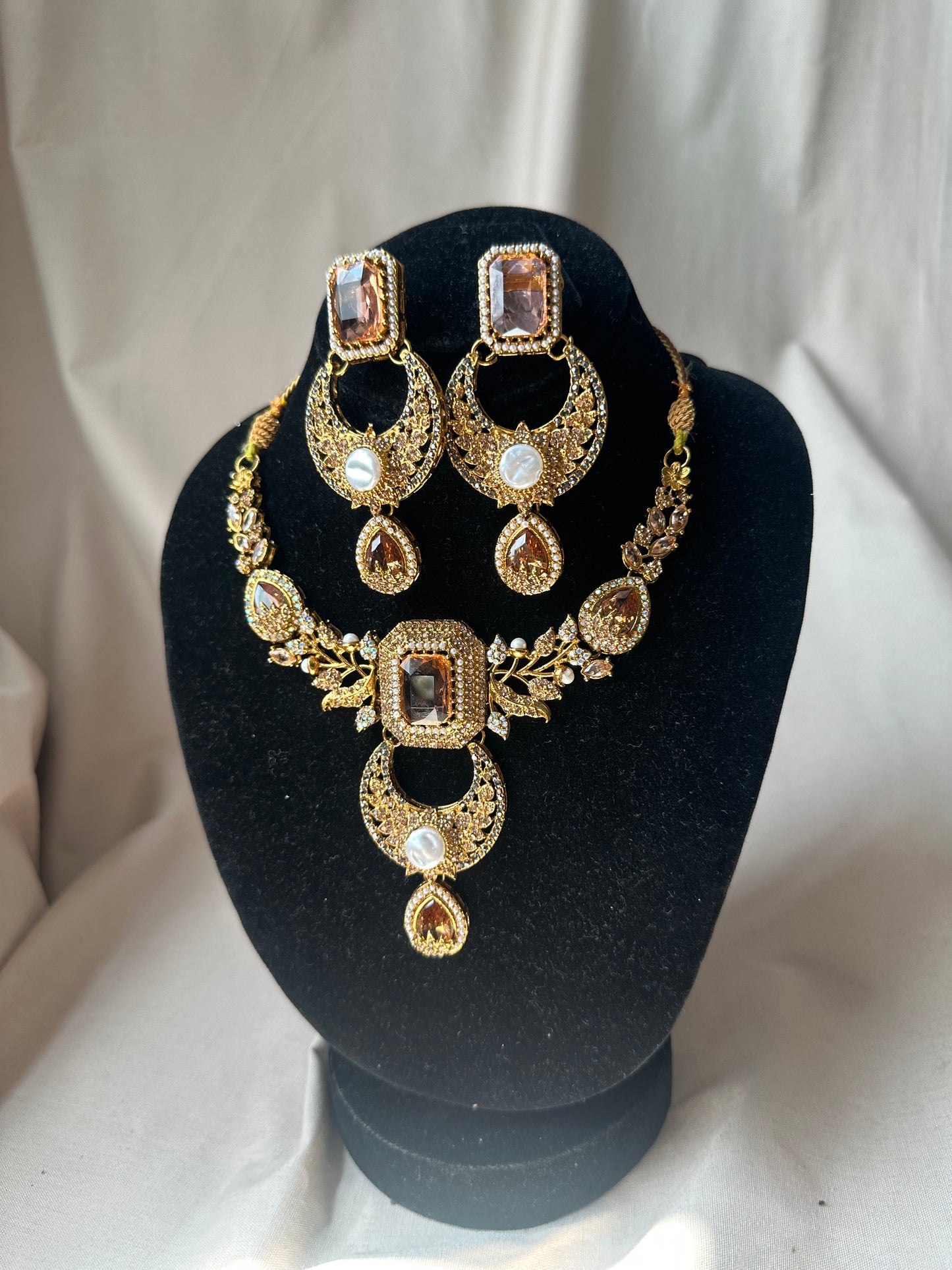 ADAA - Necklace set with earrings | available in 14 colours