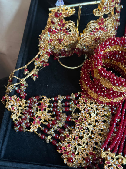 Humna - Heavy Bridal set includes: Mala, choker, Jhumar, Earrings and Tikka
