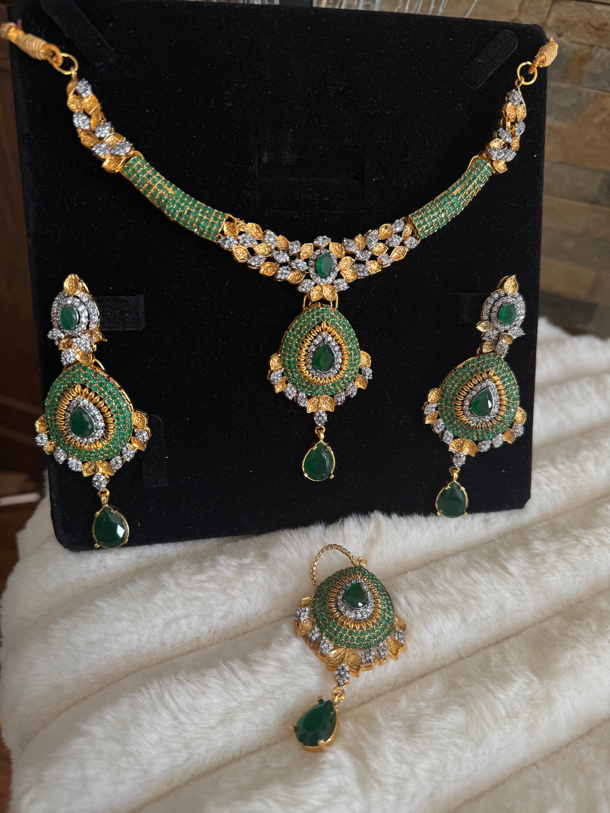 ANAB - Necklace set with earrings and tikka | 10 colours available