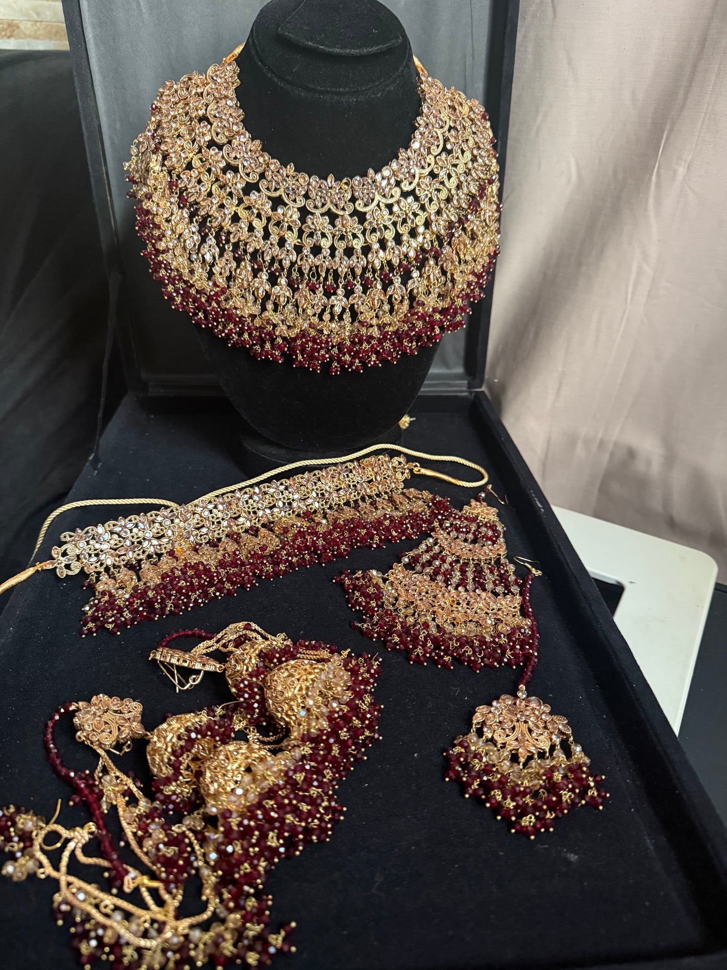 RAVAANI - Hevay Bridal set | Includes: Choker, Necklace, Jhumar, Jhumke, Tikka & Nose Ring | 2 designs available