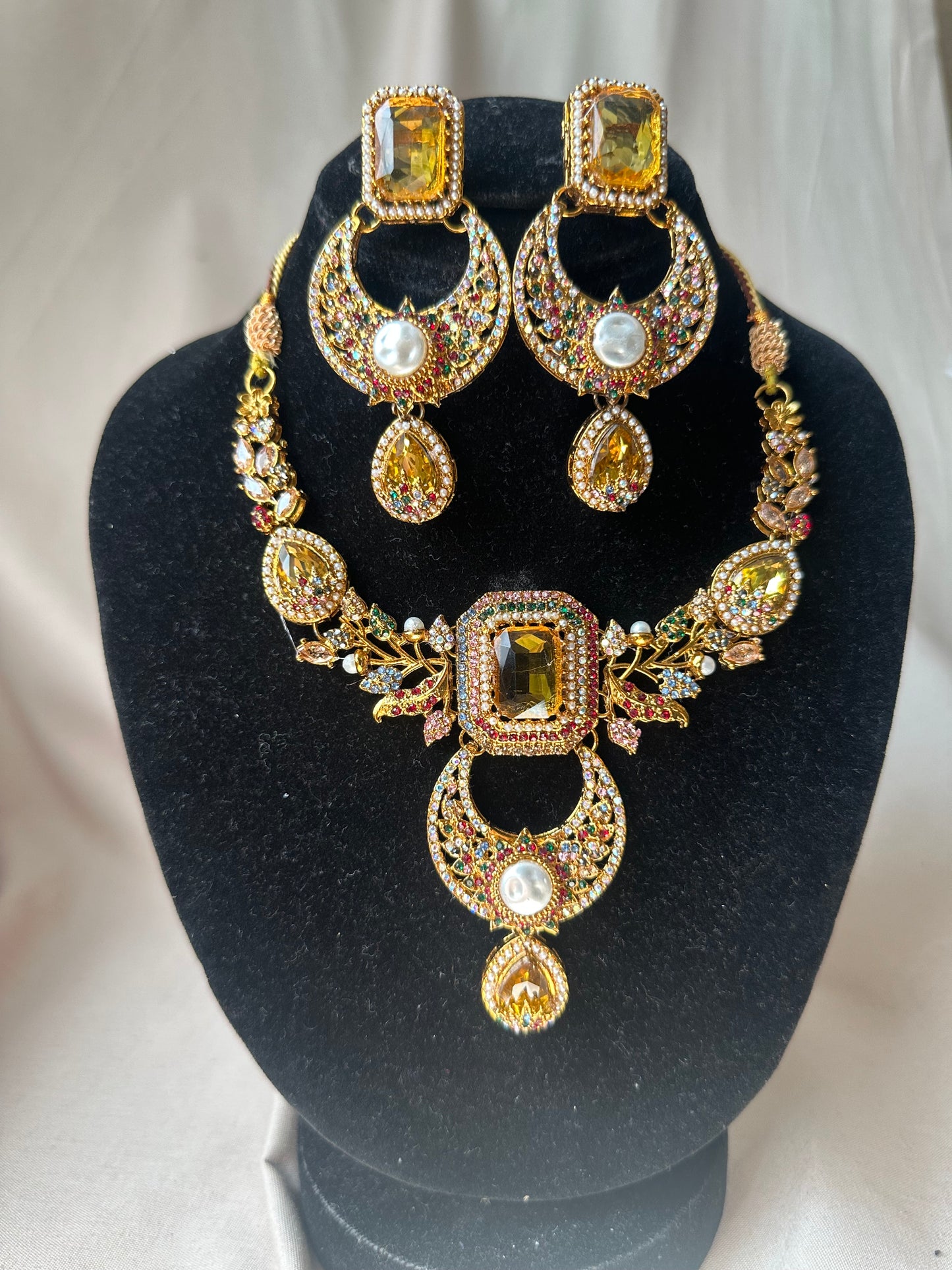 ADAA - Necklace set with earrings | available in 14 colours